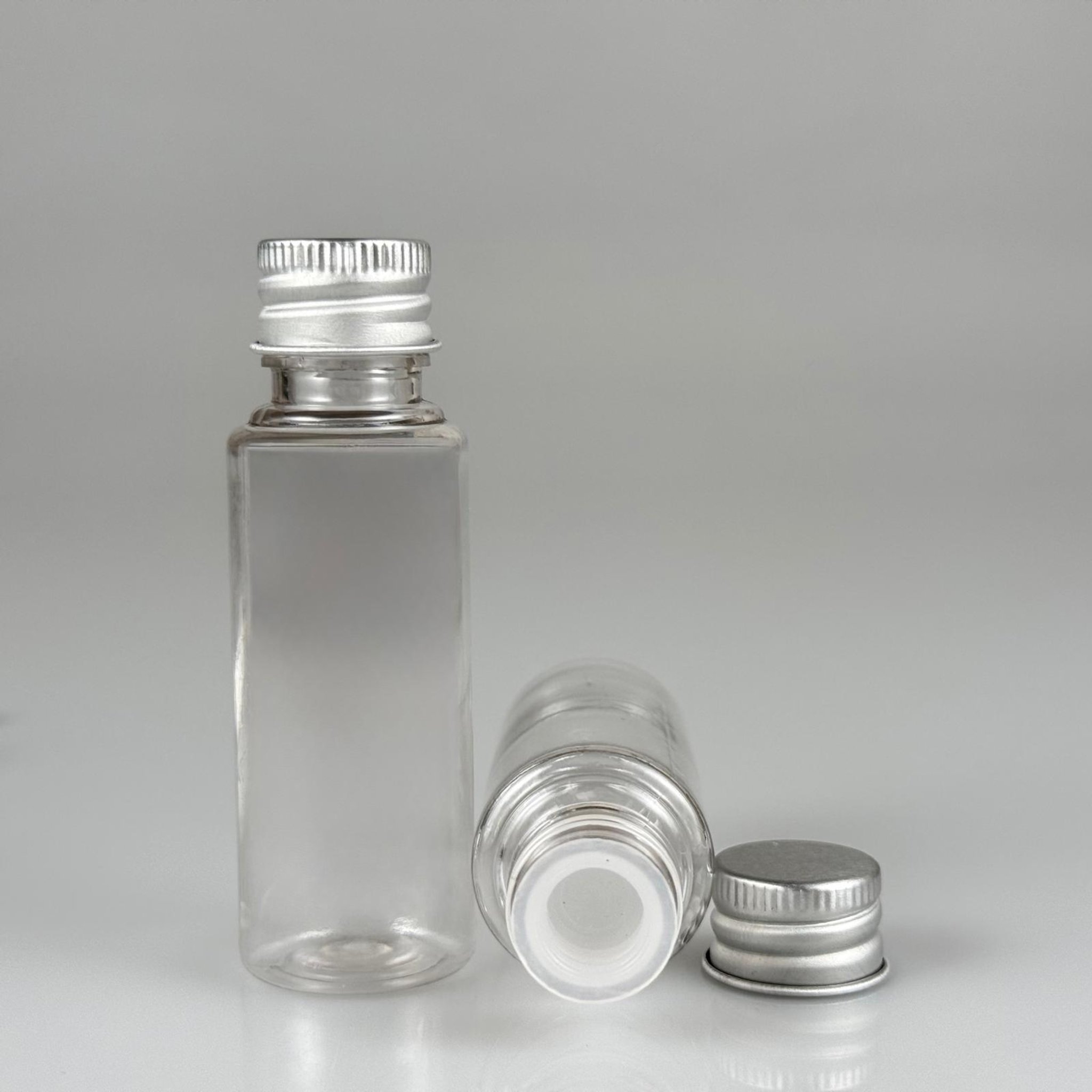 30 CC ŞEFFAF PET SHOT ŞİŞE - KÖPÜK CONTALI GÜMÜŞ ALÜMİNYUM METAL KAPAKLI + KÖR TIPALI TAKIM - 30 ML PLASTİK ŞİŞE