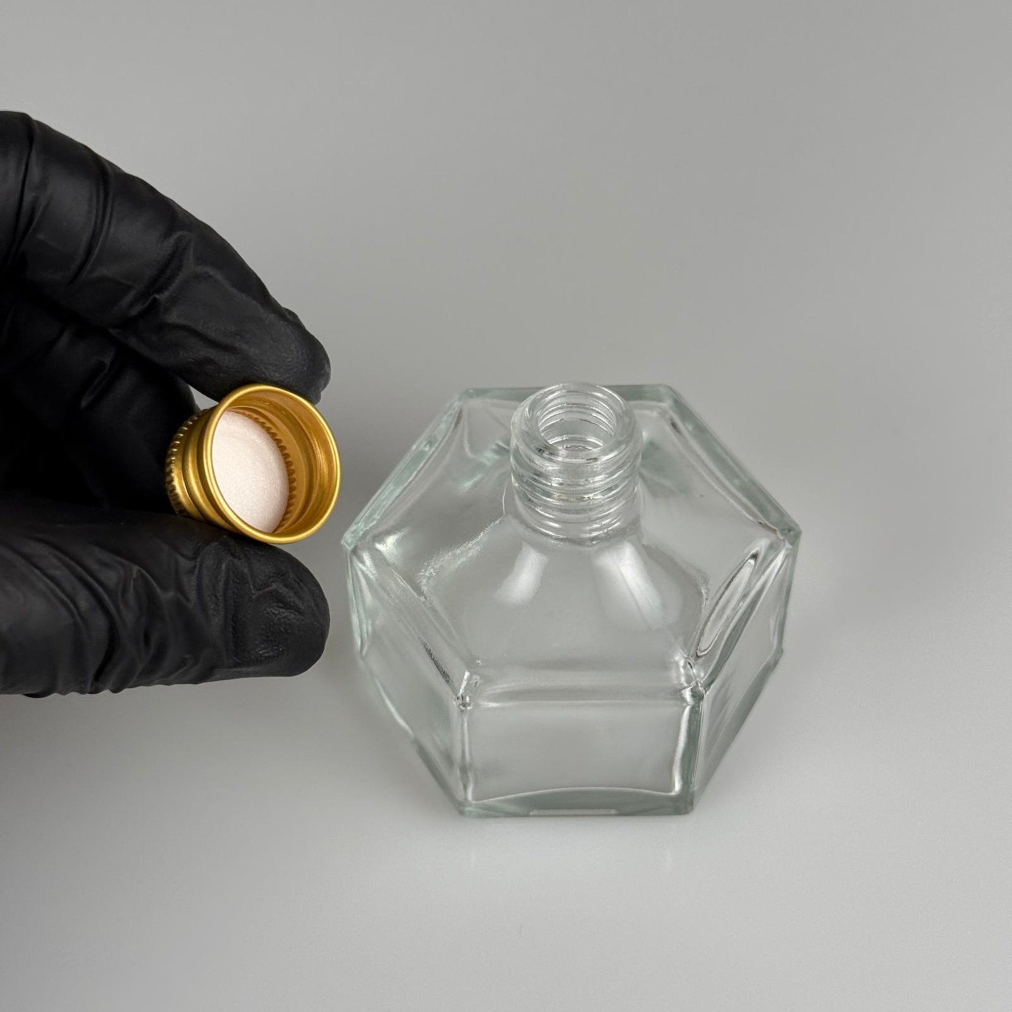 50 CC BASIK ALTIGEN CAM ŞİŞE + GOLD ALÜMİNYUM METAL KAPAKLI TAKIM - 50 ML PRESTİJLİ ŞİŞE