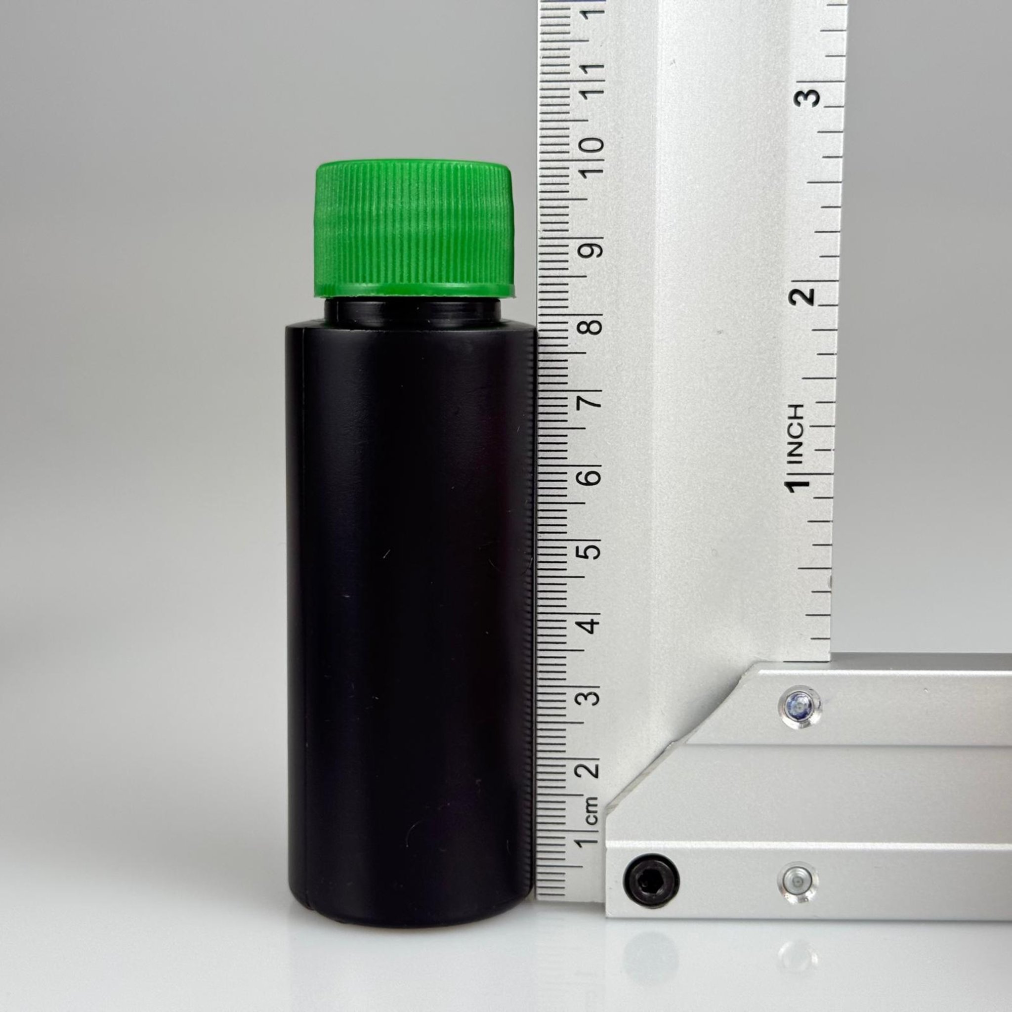 50 CC SİYAH POLİETİLEN PLASTİK ŞİŞE - YEŞİL KAPAKLI  + KOLONYA TIPALI TAKIM - 50 ML KAPAKLI PLASTİK ŞİŞE