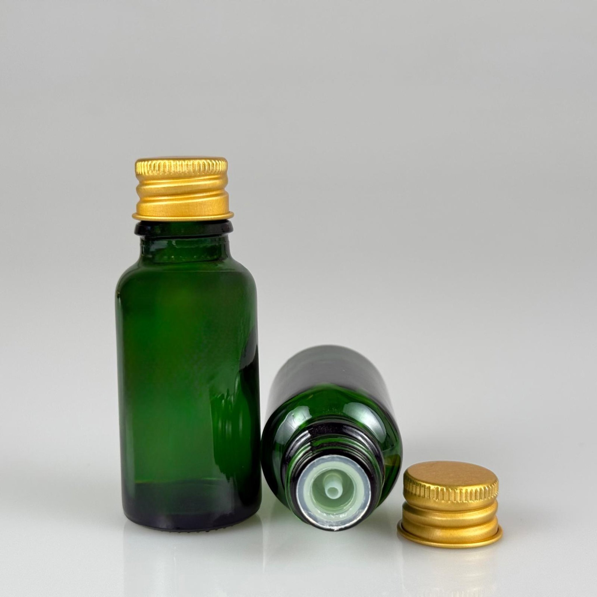 20 CC YEŞİL CAM ŞİŞE + KÖPÜK CONTALI GOLD ALÜMİNYUM METAL KAPAKLI + KOLONYA TIPALI TAKIM - 20 ML YEŞİL CAM ŞİŞE