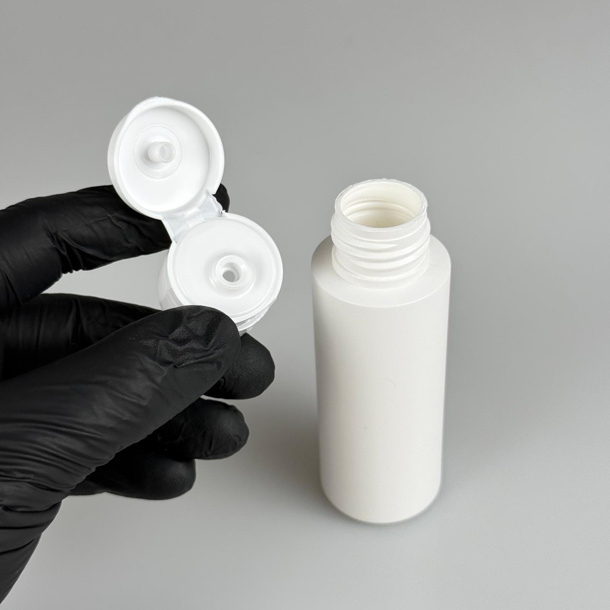 50 CC POLİETİLEN BEYAZ ŞİŞE - BEYAZ FLİP-TOP KAPAKLI TAKIM - 50 ML PLASTİK ŞİŞE