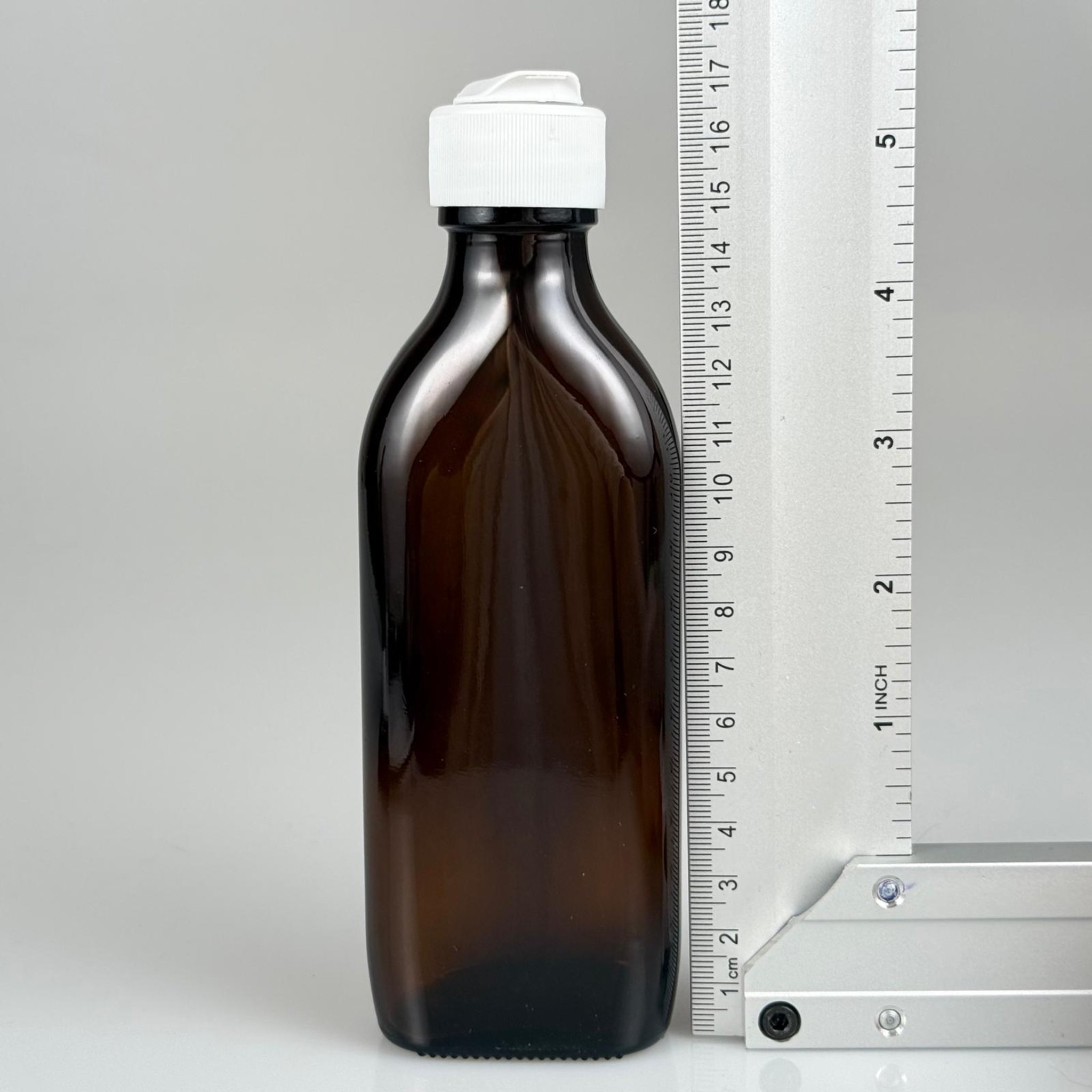 150 ML YASSI AMBER BALIK YAĞI ŞİŞESİ + BEYAZ FLİPTOP DAMLALIKLI KAPAK + SIZDIRMAZ KÖR TIPA TAKIM - 150 CC KAHVERENGİ ŞİŞE