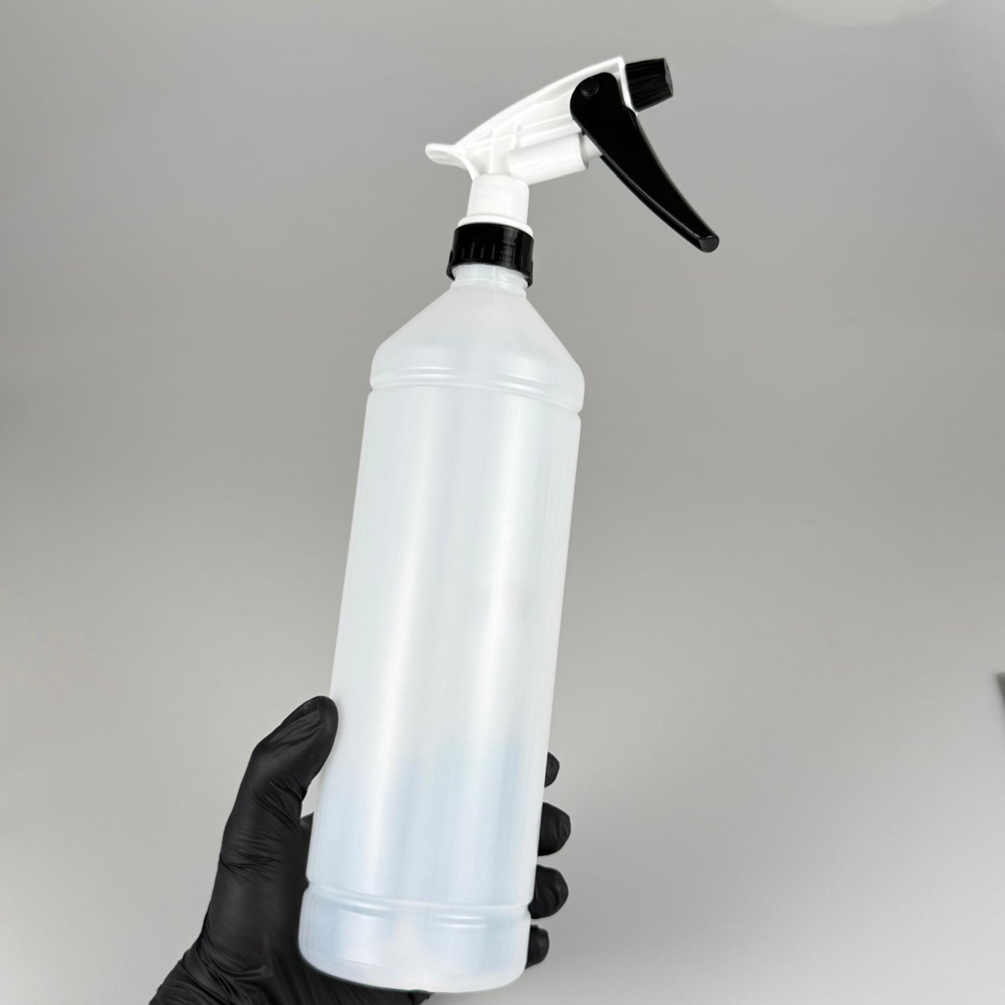 1000 CC TİNER ŞİŞESİ - BÜYÜK SİYAH BEYAZ DOZAJLI KİMYASALA DAYANIKLI TRİGER TETİK SPREYLİ - 1000 ML KİMYASALA DAYANIKLI PLASTİK ŞİŞE - 1 LT POLİETİLEN ŞİŞE - UZUN OTO TEMİZLİK ŞİŞESİ