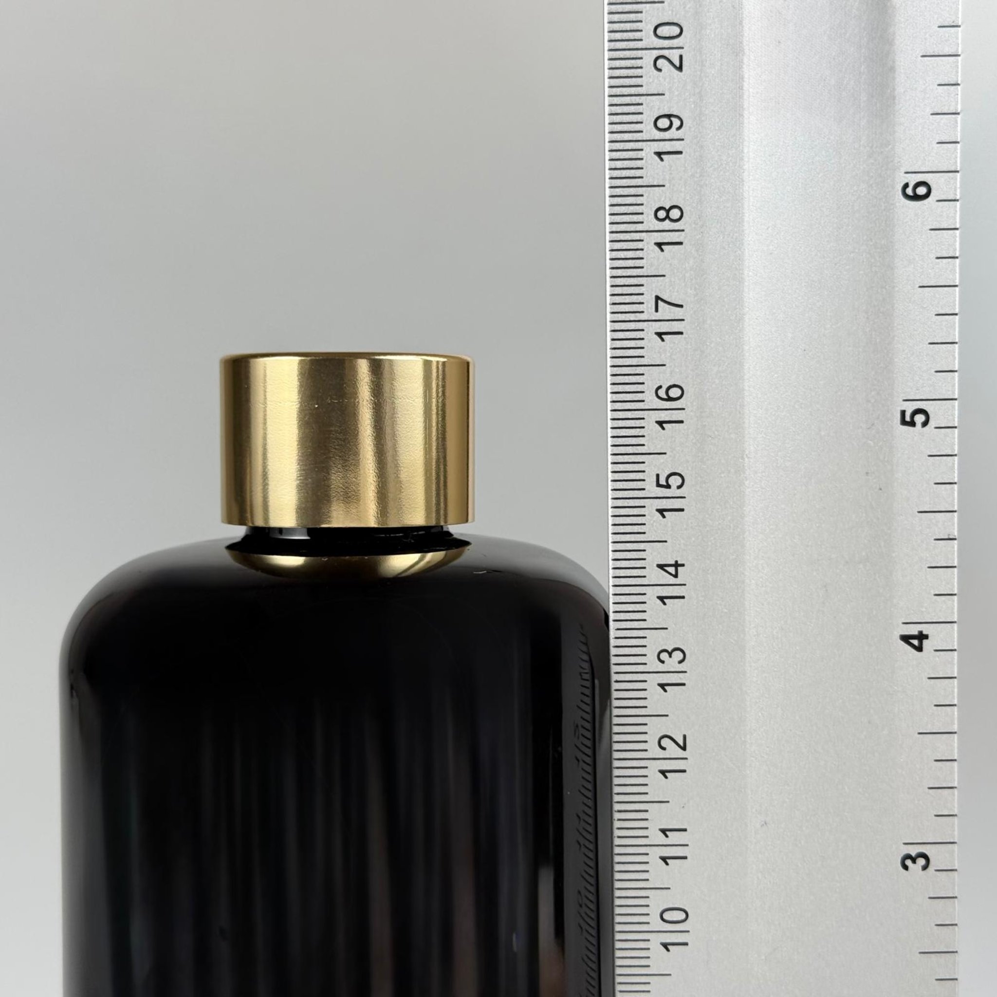 500 CC SİYAH UZUN SİLİNDİR PET ŞİŞE + ALÜMİNYUM KAPLAMALI GOLD KAPKALI TAKIM - 500 ML SİYAH PET ŞİŞE