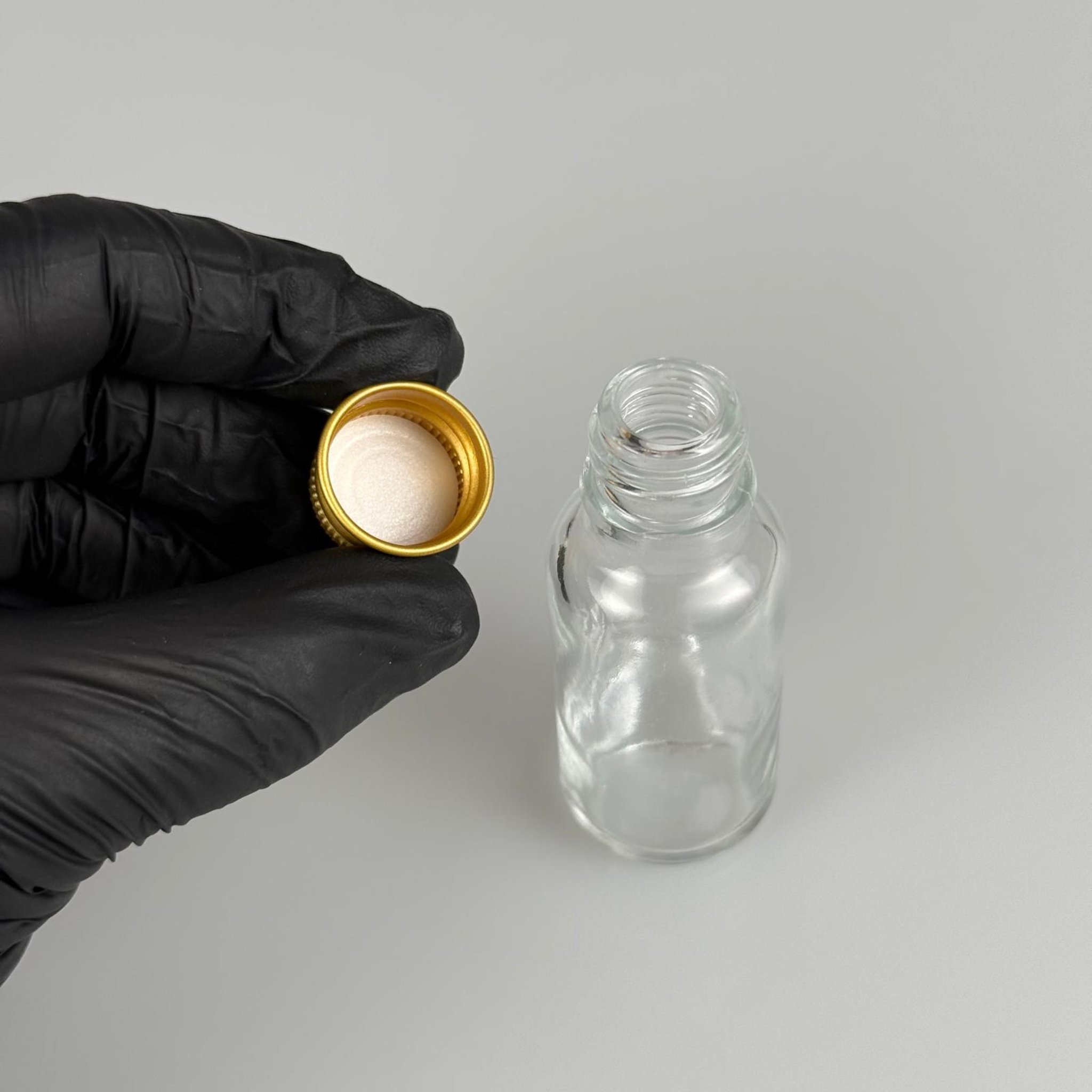 20 CC ŞEFFAF CAM ŞİŞE + KÖPÜK CONTALI GOLD ALÜMİNYUM METAL KAPAKLI TAKIM - 20 ML ŞEFFAF CAM ŞİŞE
