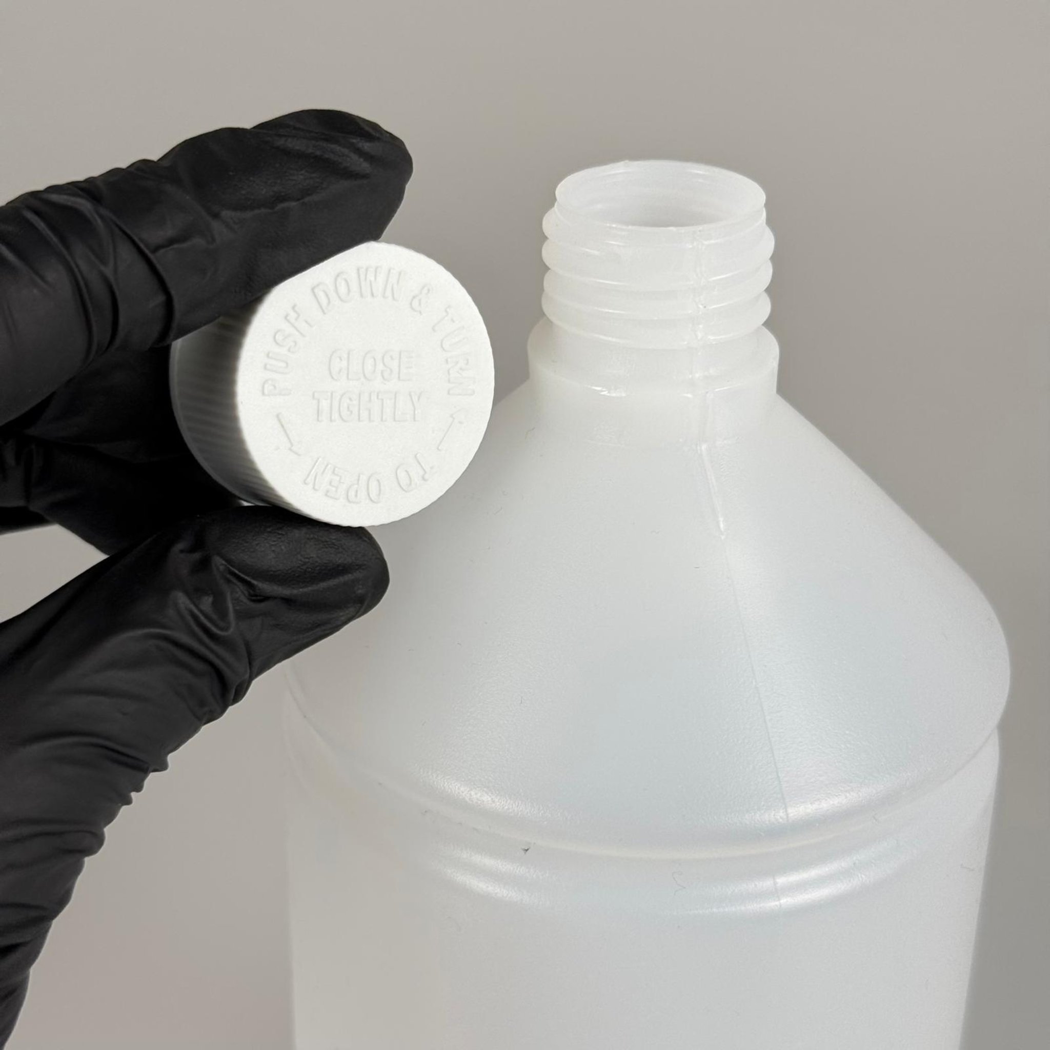 1000 CC TİNER ŞİŞESİ - BEYAZ ÇOCUK KİLİTLİ KAPAKLI - 1000 ML KİMYASALA DAYANIKLI PLASTİK ŞİŞE - 1 LT POLİETİLEN ŞİŞE