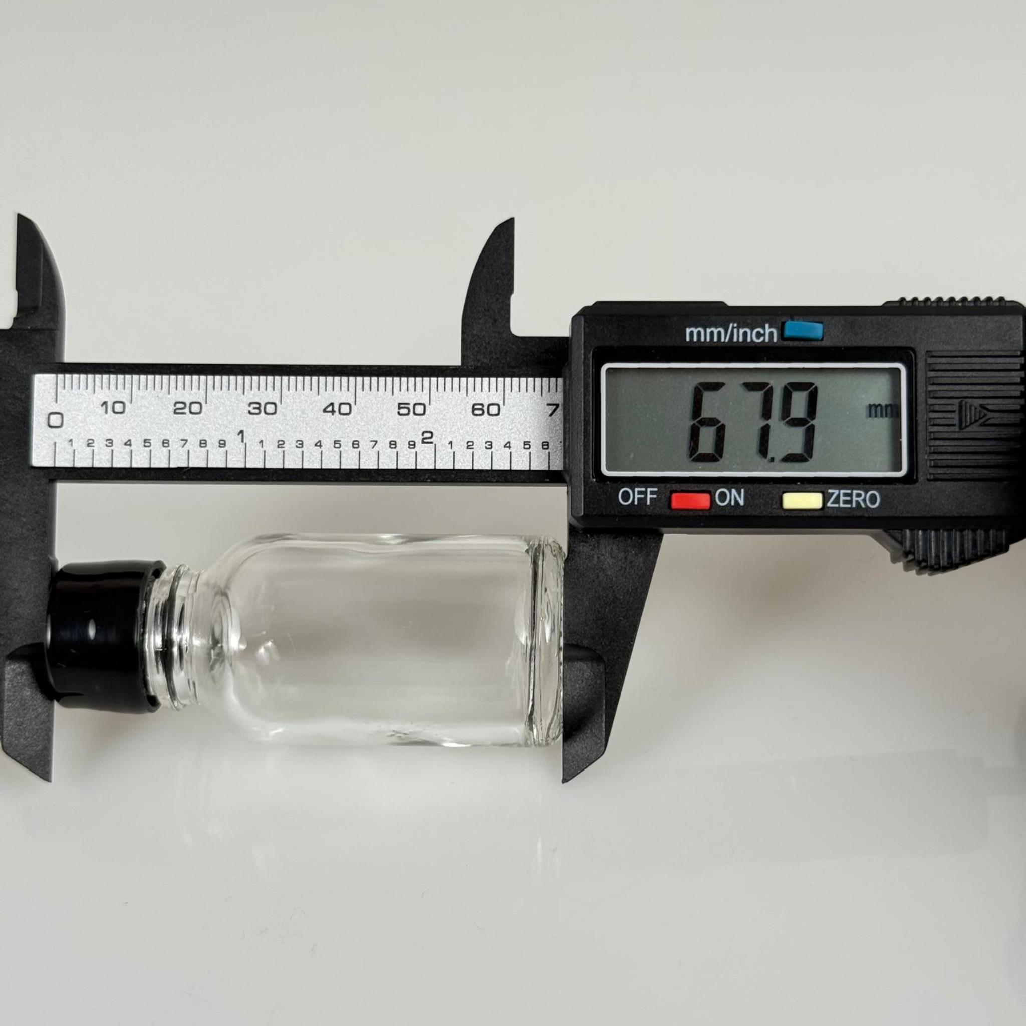 15 ML ŞEFFAF CAM ŞİŞE + CONTALI SİYAH KAPAK - 15 CC KAPAKLI CAM ŞİŞE