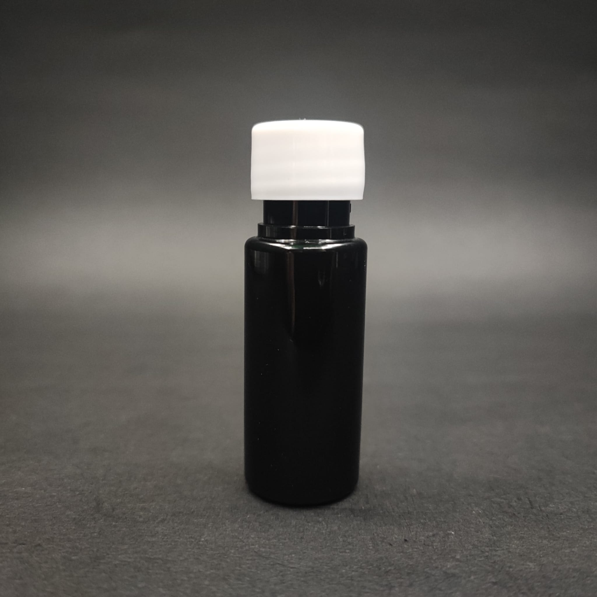 15 CC SİYAH PLASTİK ŞİŞE + KENDİNDEN CONTALI SIZDIRMAZ BEYAZ KAPAK - 15 ML KAPAKLI PET ŞİŞE