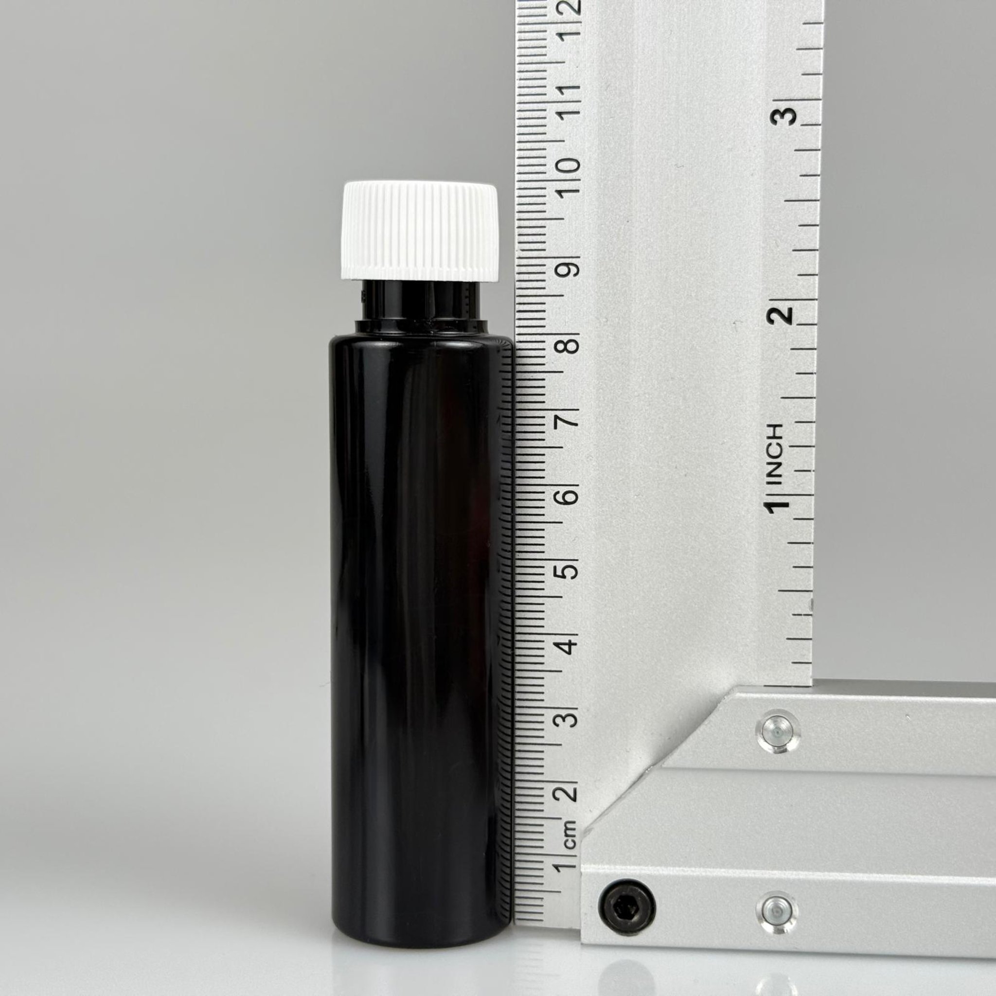 35 ML TIPALI, SIZDIRMAZ KAPAKLI PET ŞİŞE - 35 CC SİYAH PLASTİK ŞİŞE + CONTALI BEYAZ KAPAK + SİYAH KÖR TIPA TAKIM