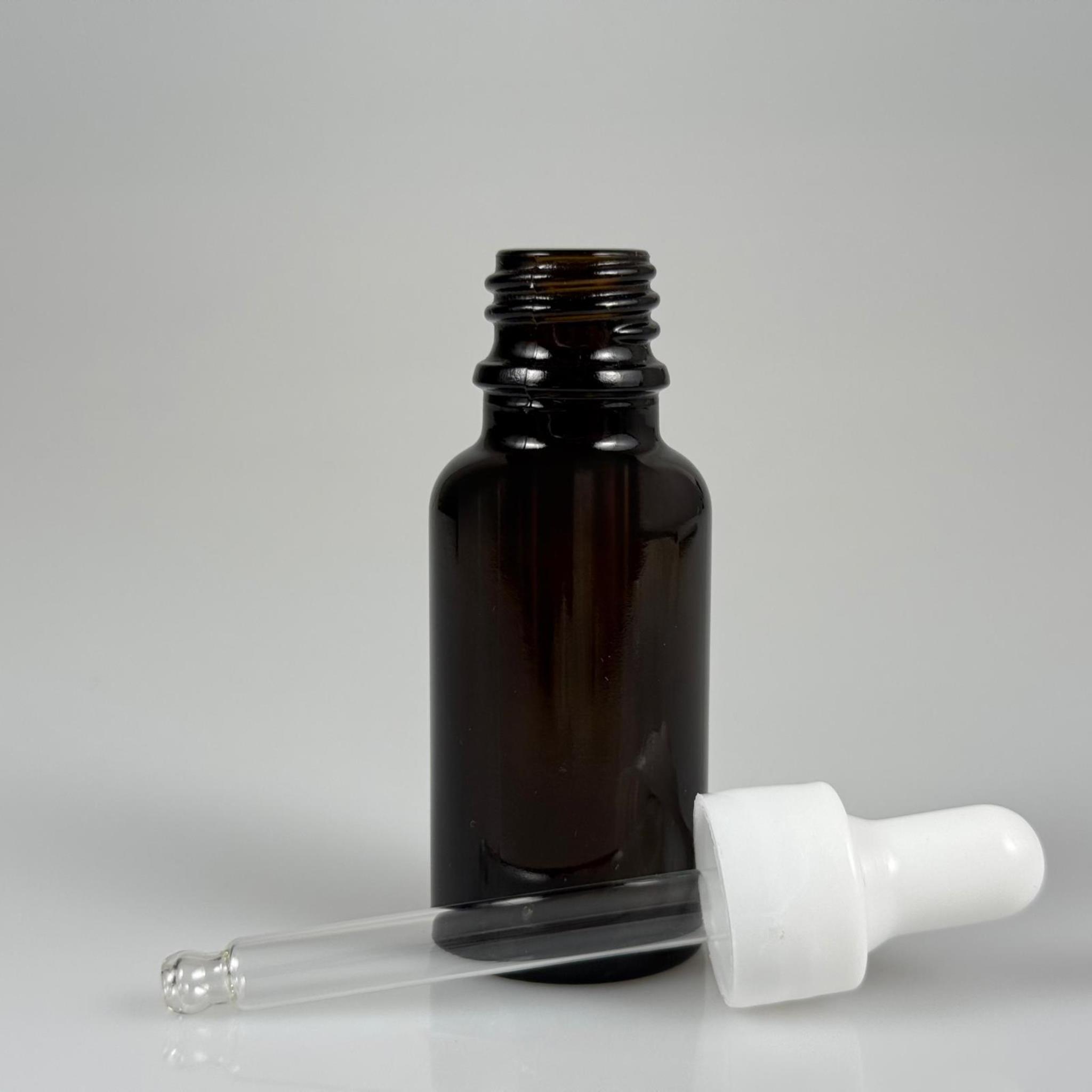 20 CC ÜST KALİTE AMBER CAM DAMLALIKLI ŞİŞE - BEYAZ EMZİK + BEYAZ DÜZ KAPAK + CAM PİPET TAKIM - 20 ML ÜST KALİTE KAHVERENGİ DAMLALIKLI ŞİŞE SETİ