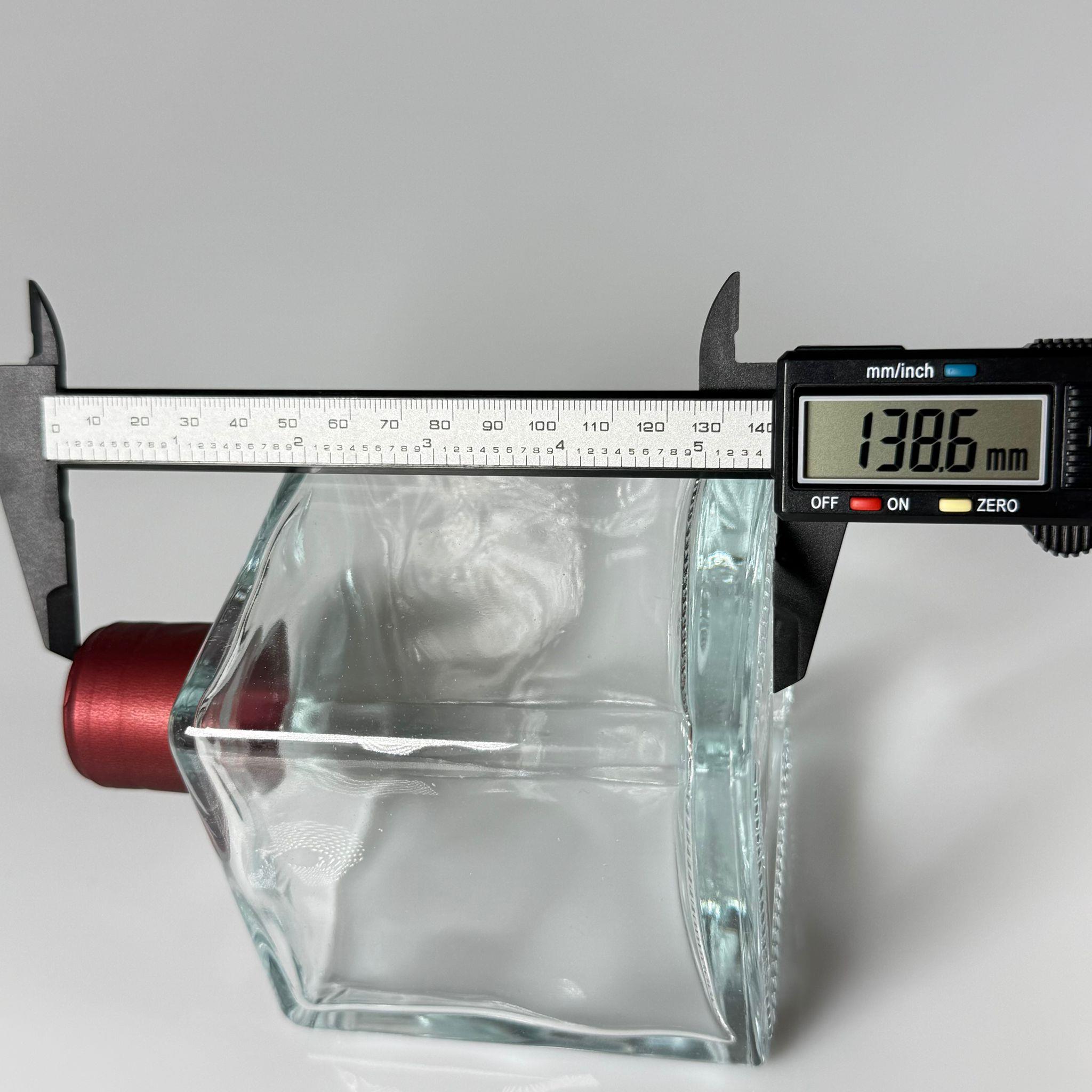 500 CC LÜX CAM ŞİŞE - KARE - 500 ML BÜYÜK BOY DİFFUSER ŞİŞE - PLASTİK TIPA + ISIYLA YAPIŞAN BORDO KAPŞON TAKIM