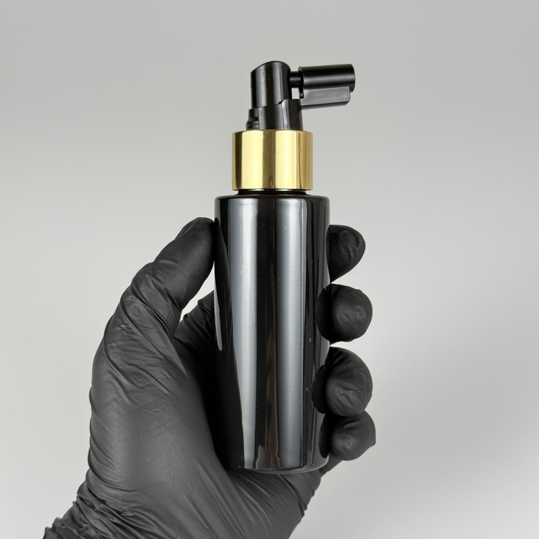 100 CC SİYAH SİLİNDİR KESKİN KÜT MODEL SERT (17 GR) PET ŞİŞE + SİYAH GAGALI GOLD SPREY TAKIM - 100 ML SPREYLİ SİYAH PLASTİK ŞİŞE