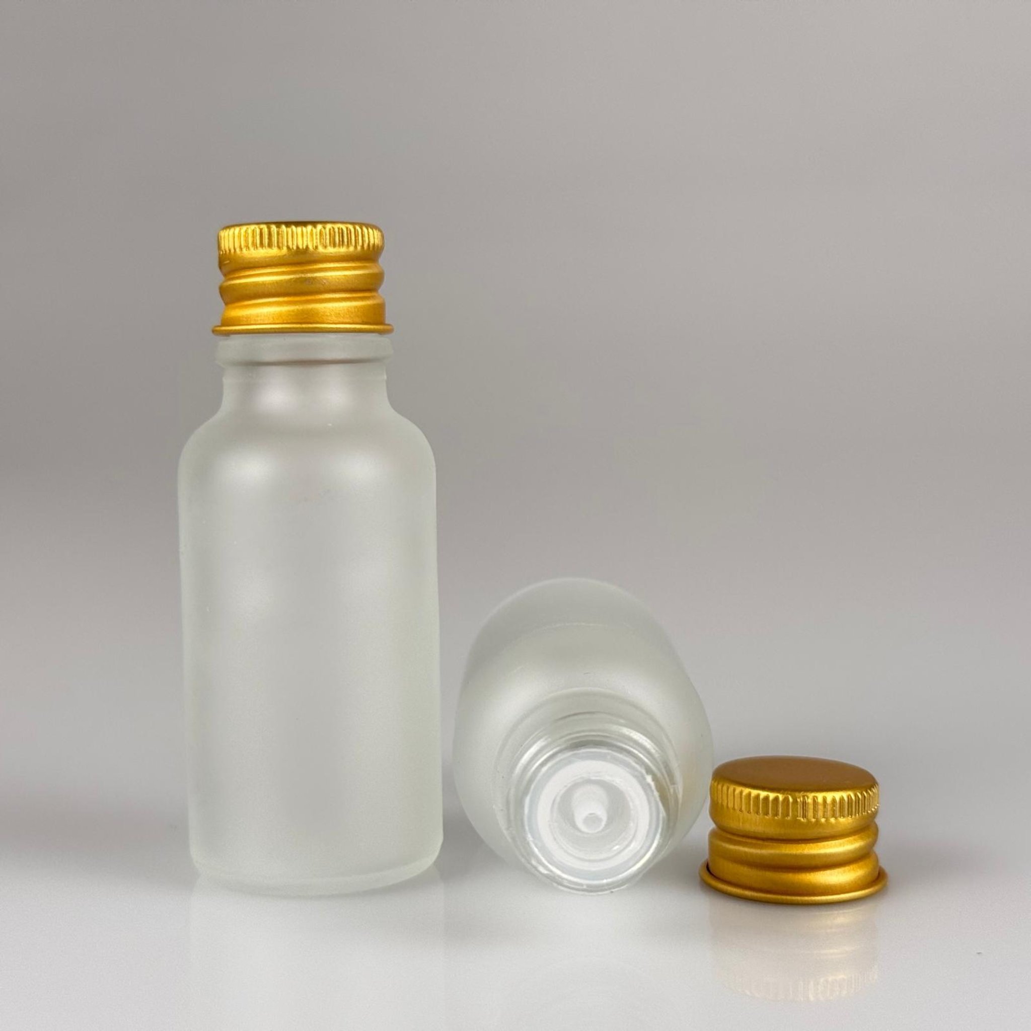20 CC BUZLU CAM ŞİŞE + KÖPÜK CONTALI GOLD ALÜMİNYUM METAL KAPAKLI + KOOLONYA TIPALI TAKIM - 20 ML BUZLU CAM ŞİŞE