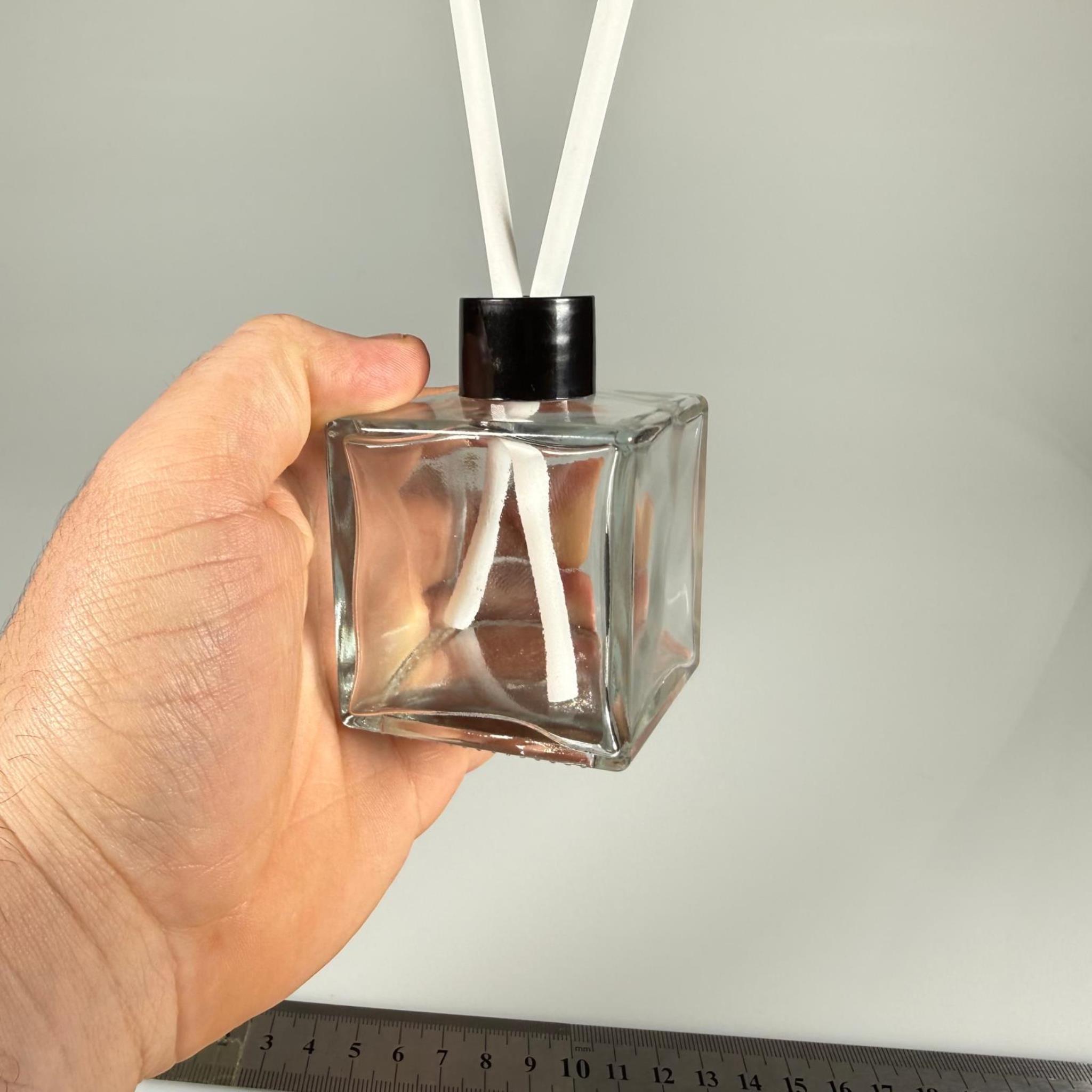 100 CC KARE BAMBU CAM BAMBU ODA KOKUSU ŞİŞESİ - 100 ML ÇUBUKLU KÖŞELİ BAMBU ODA KOKUSU ŞİŞESİ - DİFÜZÖR ŞİŞE- CAM ŞİŞE + SİYAH PLASTİK KAPAK + TIPA + 2 ADET FİBER BEYAZ BAMBU ÇUBUK - YENİ MODEL