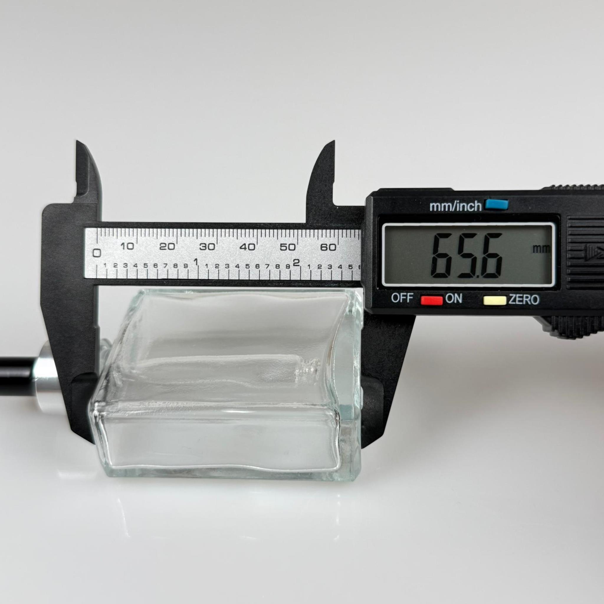 40 CC YASSI DİKDÖRTGEN KÖŞELİ KISA PRESTİJLİ CAM DAMLALIKLI ŞİŞE - SİYAH EMZİK - GÜMÜŞ METALİK KAPAK - 40 ML CAM DAMLALIKLI ŞİŞE - DAMLALIKLI BOŞ ŞİŞE