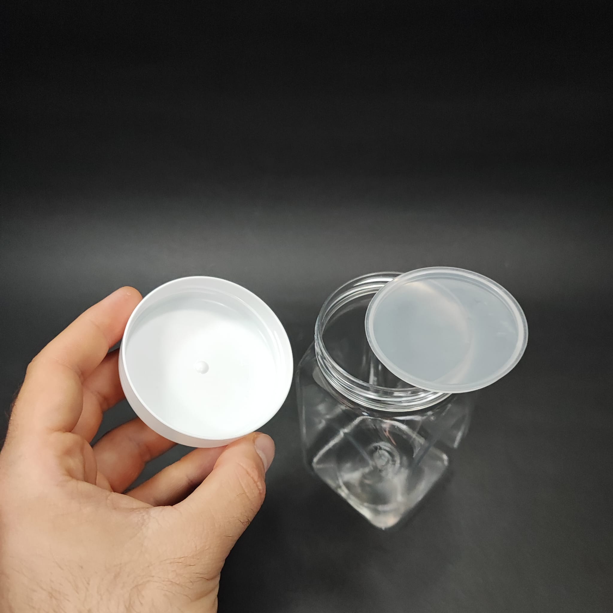 370 CC KARE PET KAVANOZ - BEYAZ KAPAKLI - İÇ TIPALI - 370 ML PLASTİK KREM KAVANOZU
