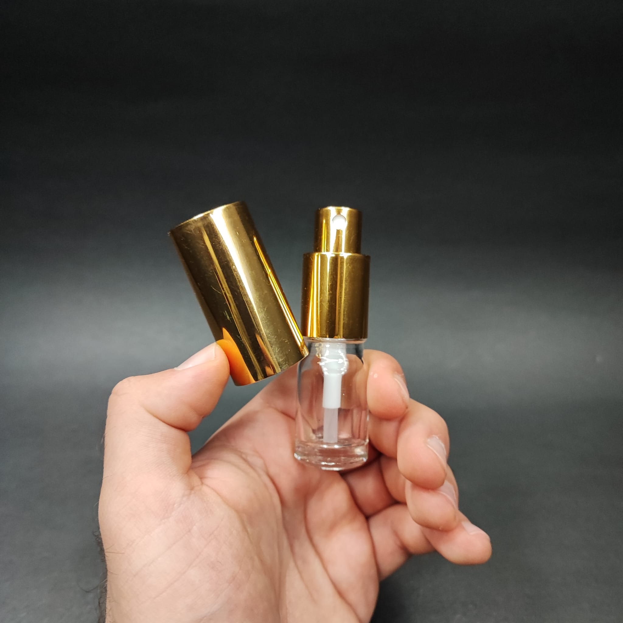 5 ML LÜKS VİDALI VALF ÇEVİRME PARFÜM ŞİŞELERİ - 5 CC ŞEFFAF CAM ŞİŞE - GOLD METAL SPREYLİ KAPAKLI SET
