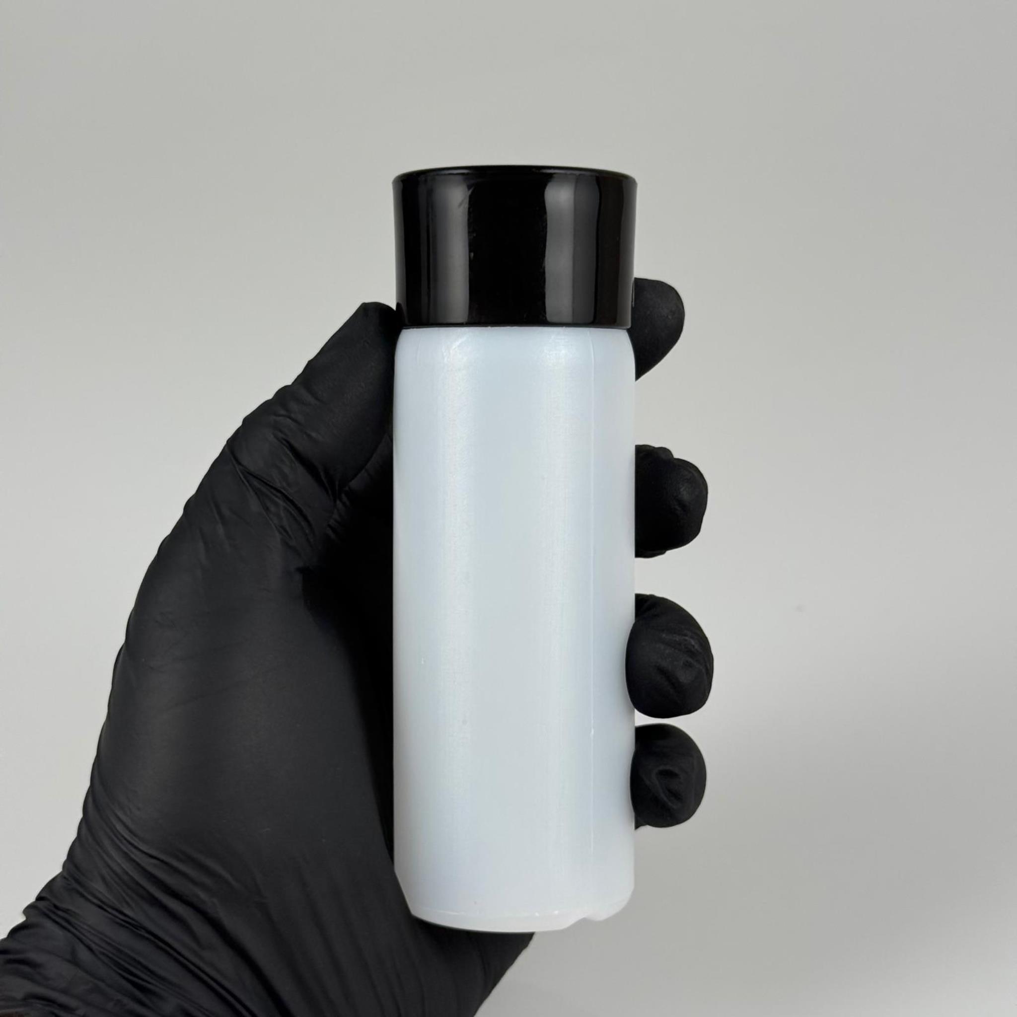 100 CC NATÜREL SERT POLİETİLEN ŞİŞE + SİYAH GENİŞ PLASTİK KAPAKLI ( 24 MM ) + PLASTİK TIPALI - 100 ML SERT POLİETİLEN ASETON ŞİŞESİ
