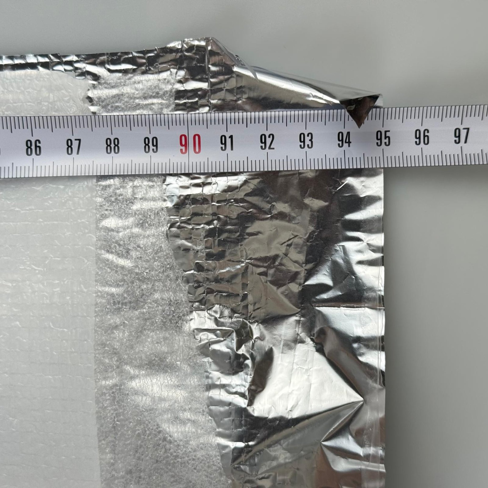 Alüminyum Yansıtıcı Bariyer - 1 MT (ENİ 95 CM) - arabanın ön konsolunu güneşten korur, ışığı yansıtır, su ve güneş koruması sağlar