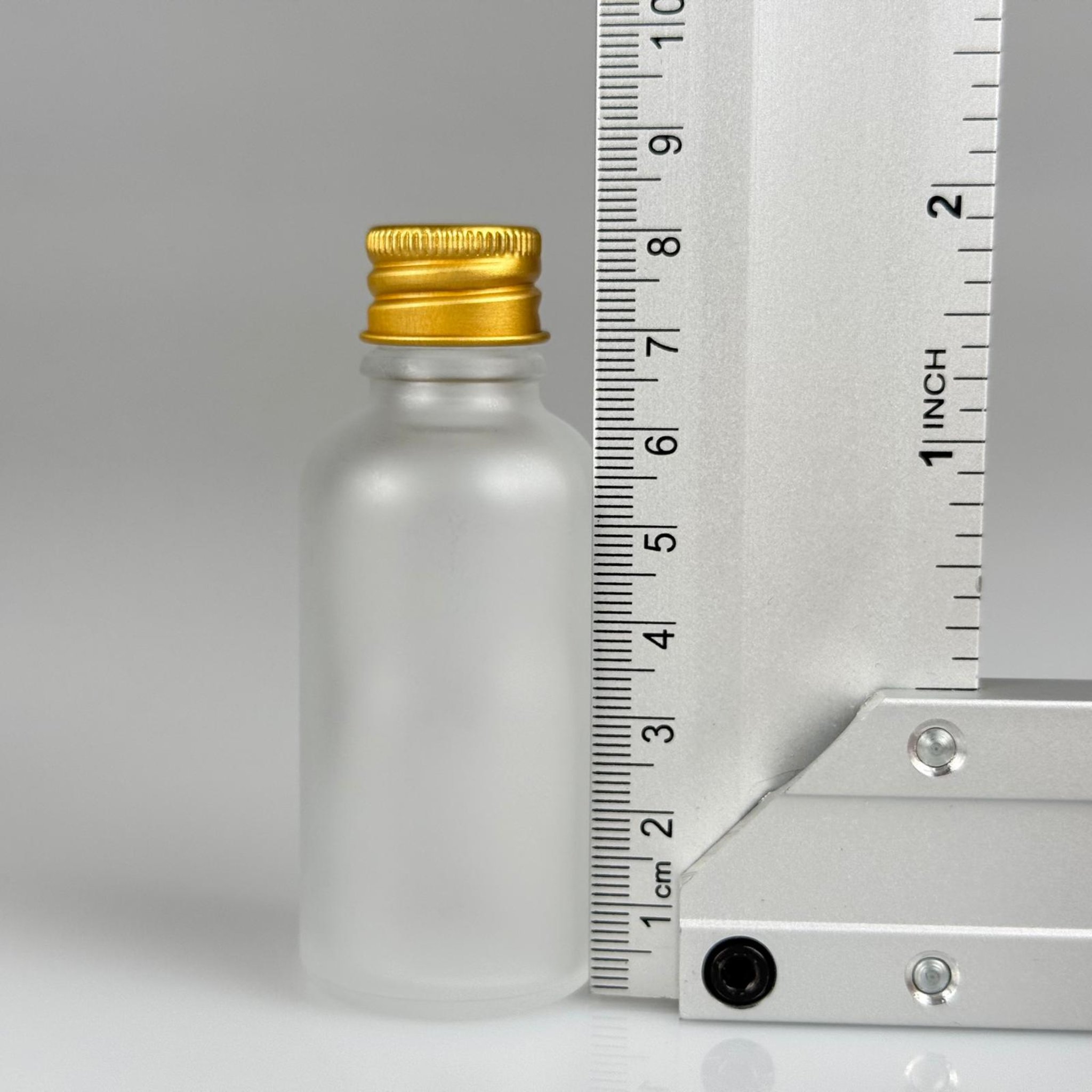 30 CC BUZLU CAM ŞİŞE + KÖPÜK CONTALI GOLD ALÜMİNYUM METAL KAPAKLI + KOLONYA TIPALI TAKIM - 30 ML BUZLU CAM ŞİŞE