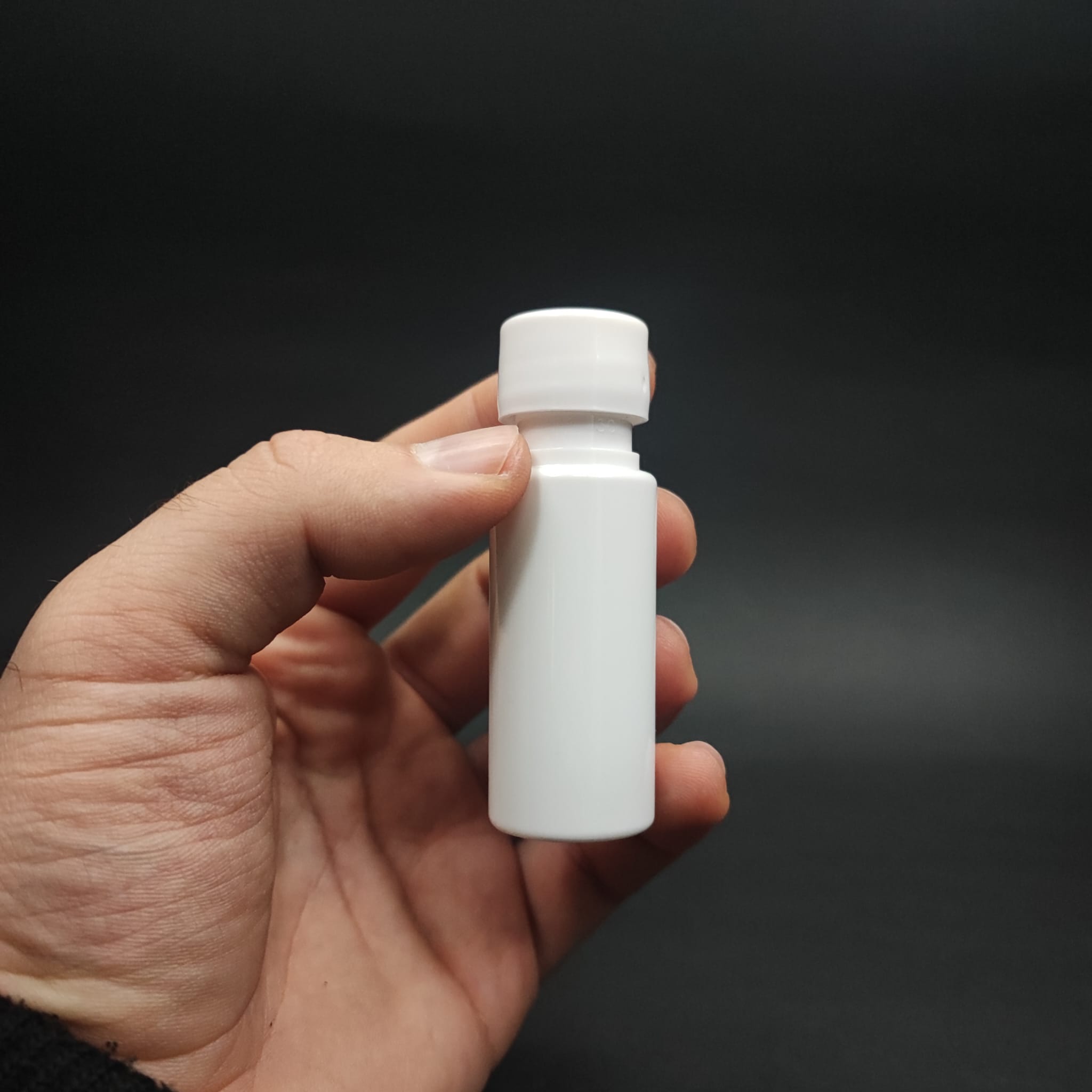 15 CC BEYAZ PLASTİK ŞİŞE + KENDİNDEN CONTALI SIZDIRMAZ BEYAZ KAPAK - 15 ML KAPAKLI PET ŞİŞE