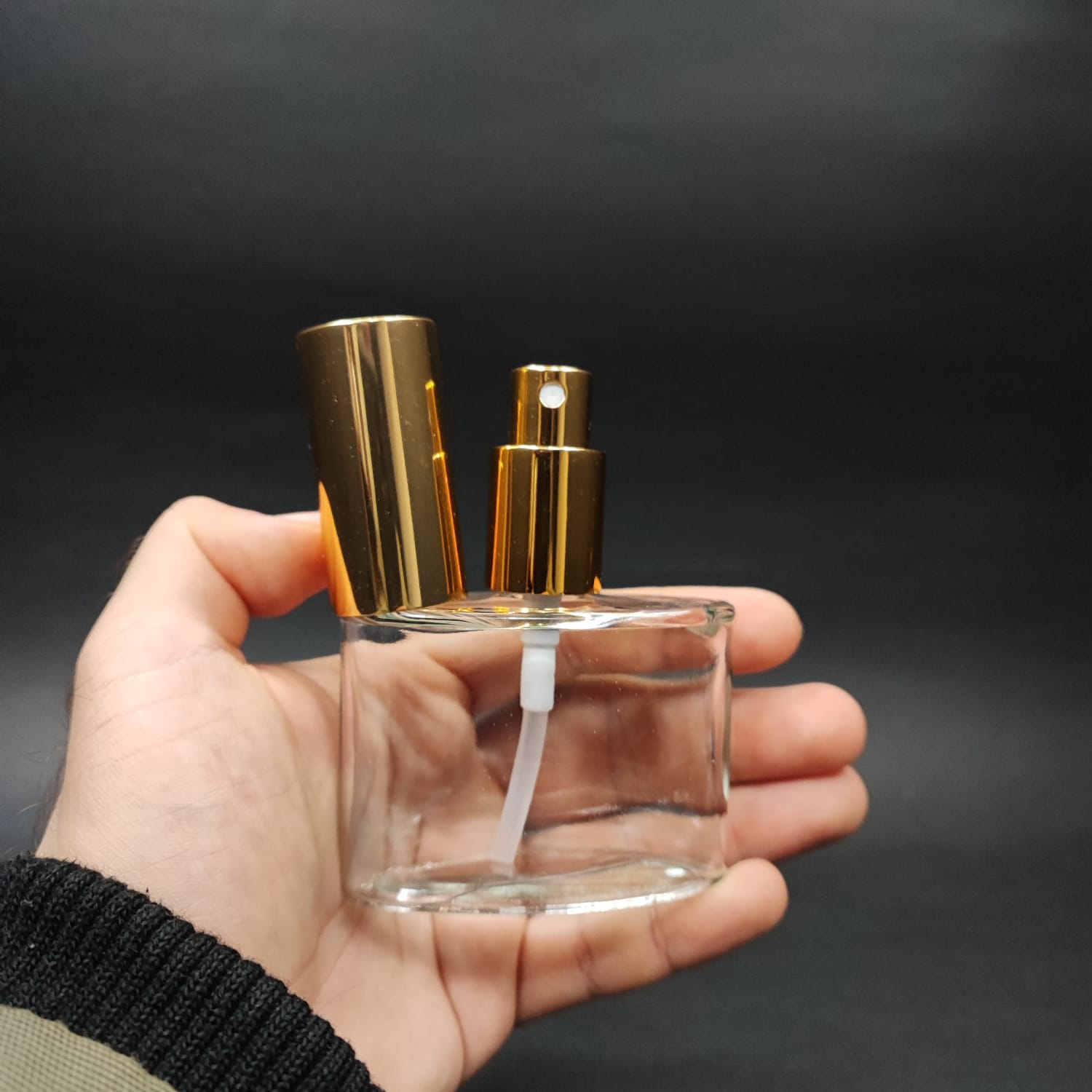 50 ML LÜKS VİDALI VALF ÇEVİRME PARFÜM ŞİŞELERİ - 50 CC YASSI ŞEFFAF CAM ŞİŞE - GOLD METAL SPREYLİ KAPAKLI SET