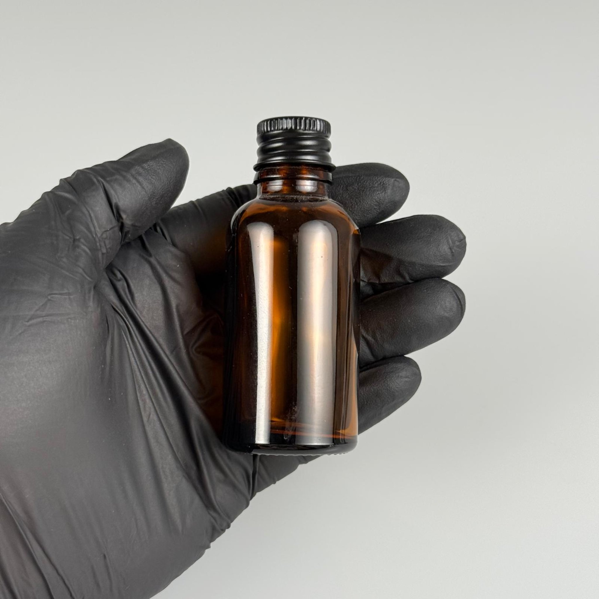 30 CC AMBER CAM ŞİŞE + KÖPÜK CONTALI SİYAH ALÜMİNYUM METAL KAPAKLI + KÖR TIPALI TAKIM - 30 ML KAHVERENGİ CAM ŞİŞE