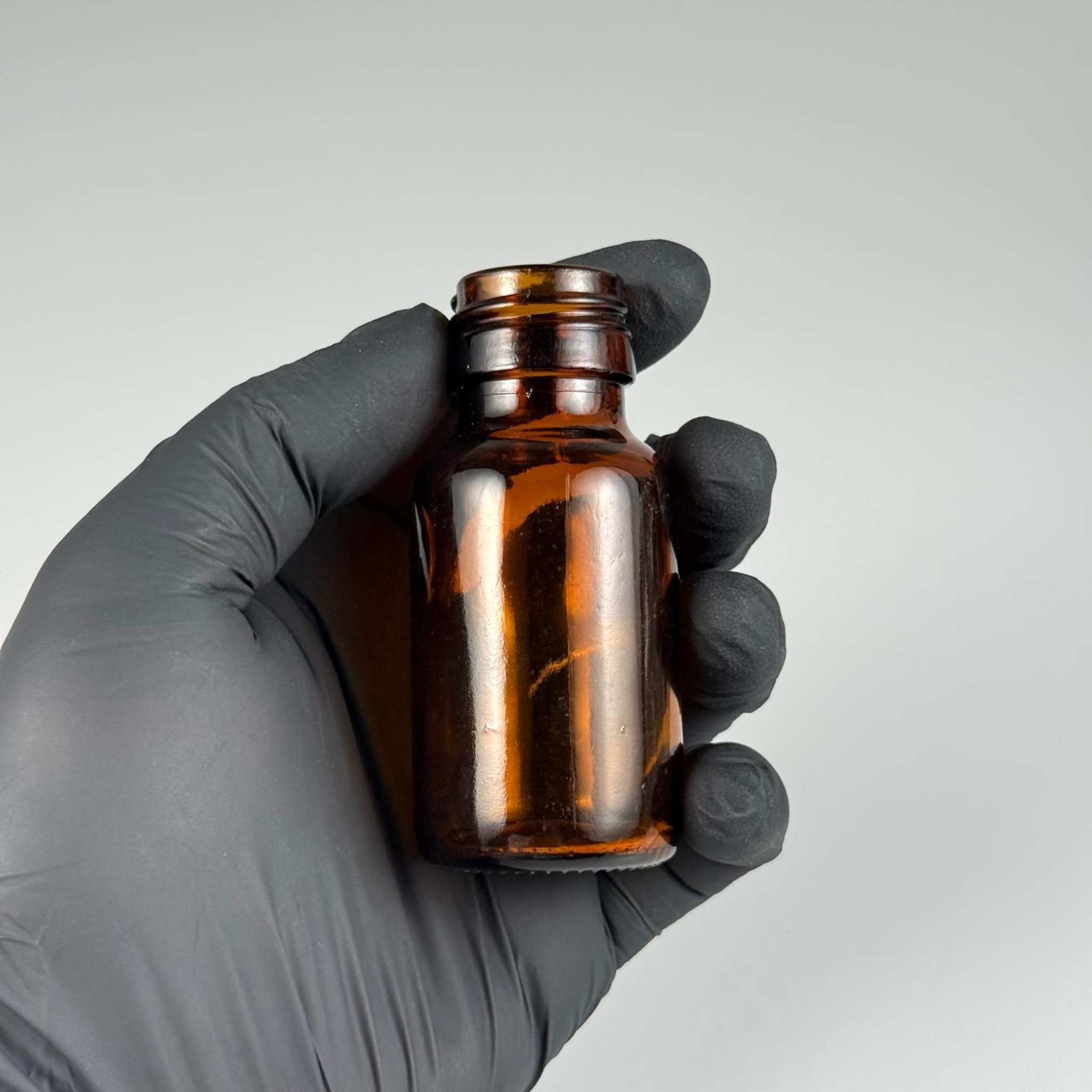 30 CC AMBER CAM ŞİŞE KAPAKSIZ (25 AĞIZ) - 30 ML CAM ŞİŞE - KAHVERENGİ - ŞİŞECAM ÜRÜN KODU  711403