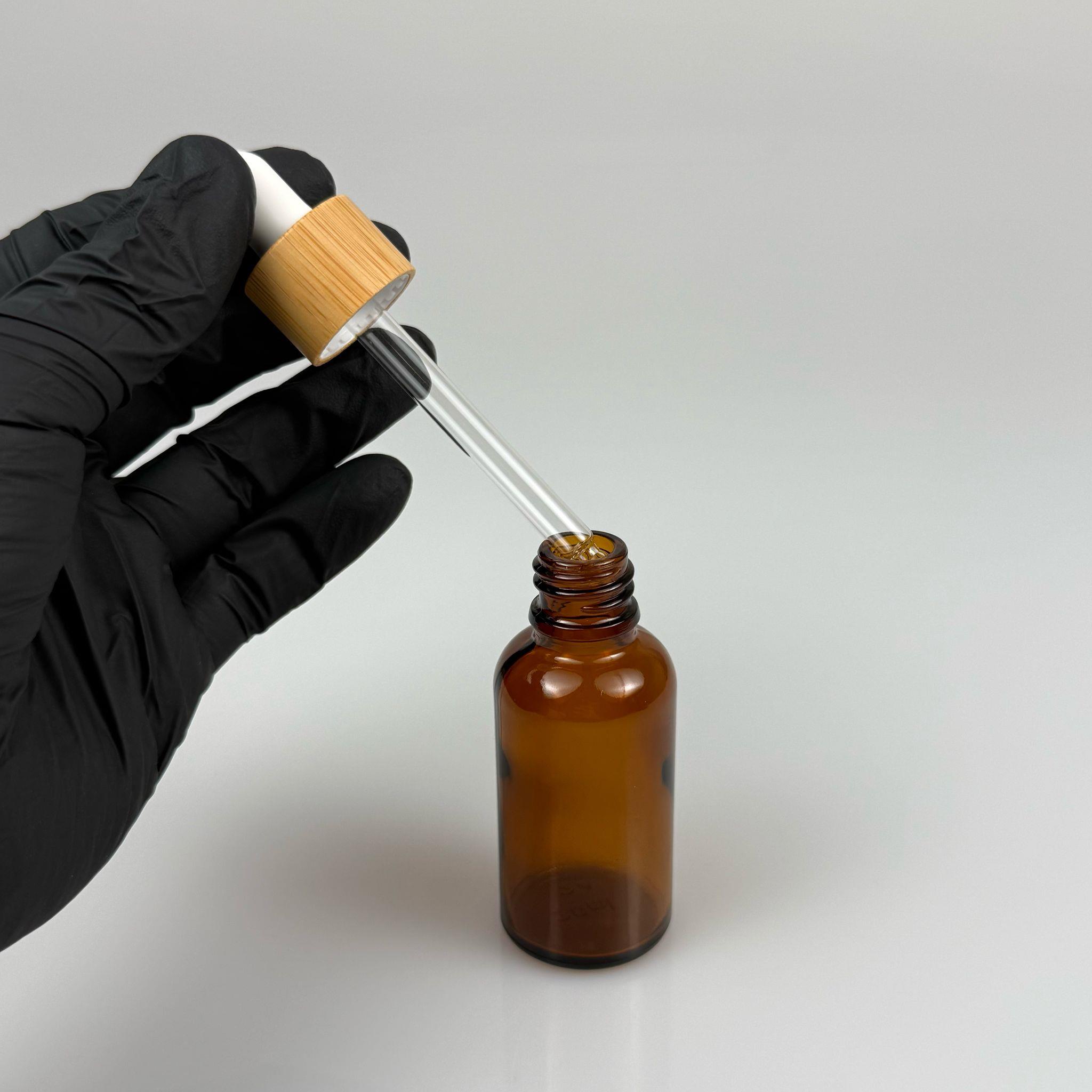 30 CC AMBER CAM DAMLALIKLI ŞİŞE - BEYAZ EMZİK - BAMBU AHŞAP KAPAK - 30 ML BAMBU KAPAKLI CAM DAMLALIKLI ŞİŞE