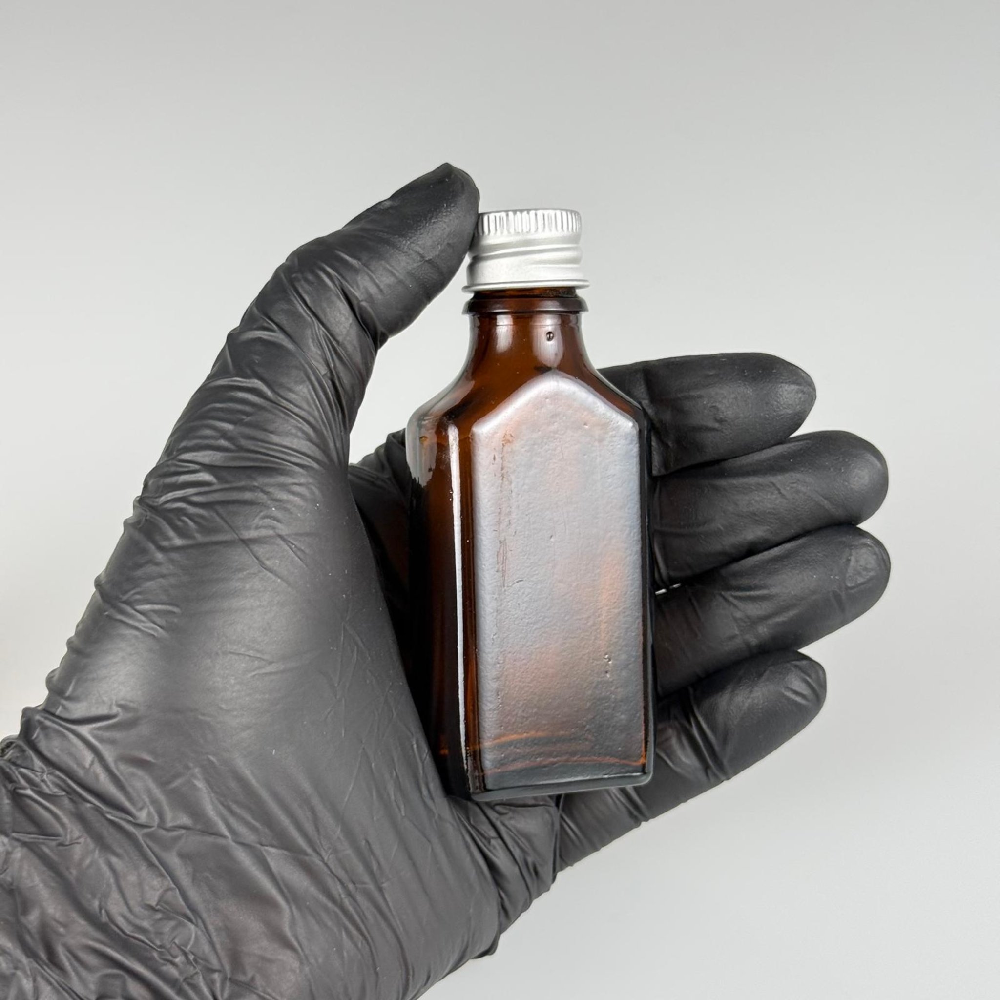 30 CC AMBER YASSI CAM ŞİŞE + GOLD ALÜMİNYUM METAL KAPAKLI + DAMLALIKLI KOLONYA TIPALI TAKIM - 30 ML KAHVERENGİ CAM ŞİŞE