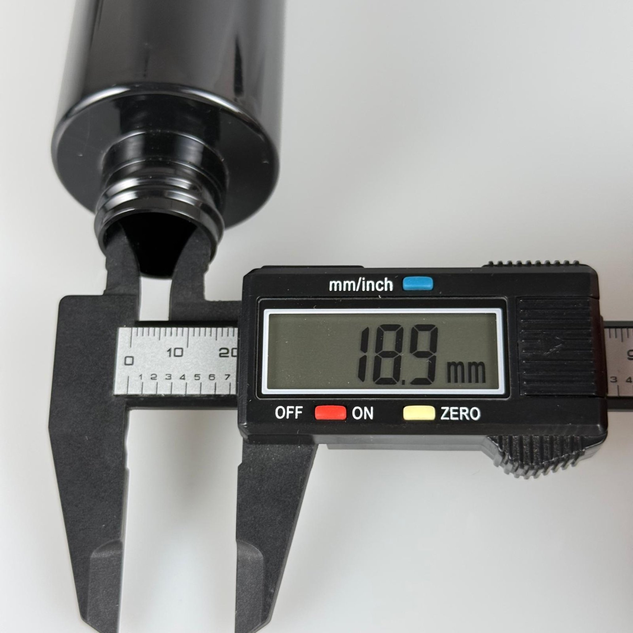 150 CC SİYAH PET ŞİŞE 24 MM (17 GR) - KESKİN GP