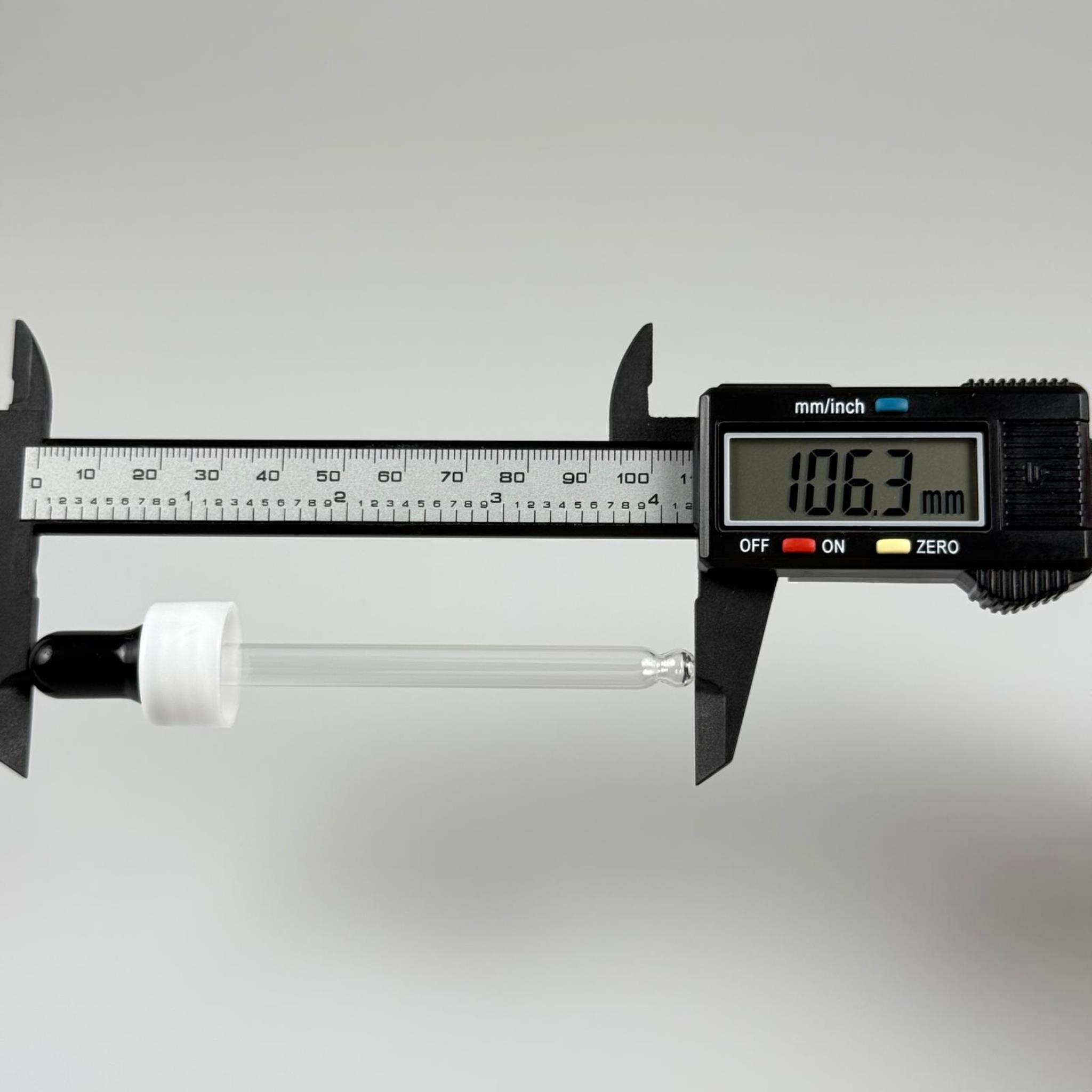 18 MM CAM DAMLALIKLI TAKIM - SİYAH EMZİK +  DELİKLİ PLASTİK DÜZ BEYAZ KAPAK + 90 MM CAM PİPET