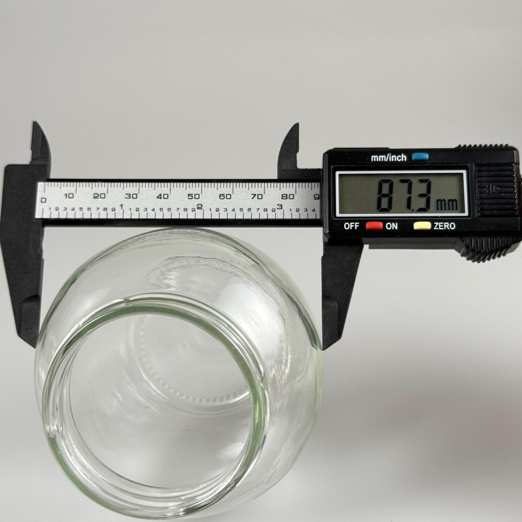 370 CC YUMURTA KAVANOZ - PLASTİK BEYAZ KAPAKLI + KENDİNDEN YAPIŞKANLI KÖPÜK CONTALI TAKIM - 370 ML YUMURTA TİP CAM KAVANOZ