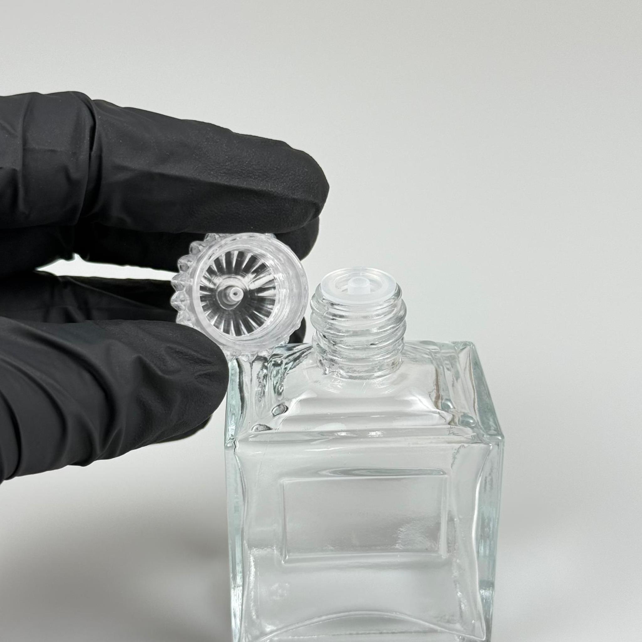 50 CC KÖŞELİ PRİZMA CAM ŞİŞE - KRİSTAL KAPAKLI KOLONYA TIPALI - 50 ML PRESTİJLİ ŞİŞE