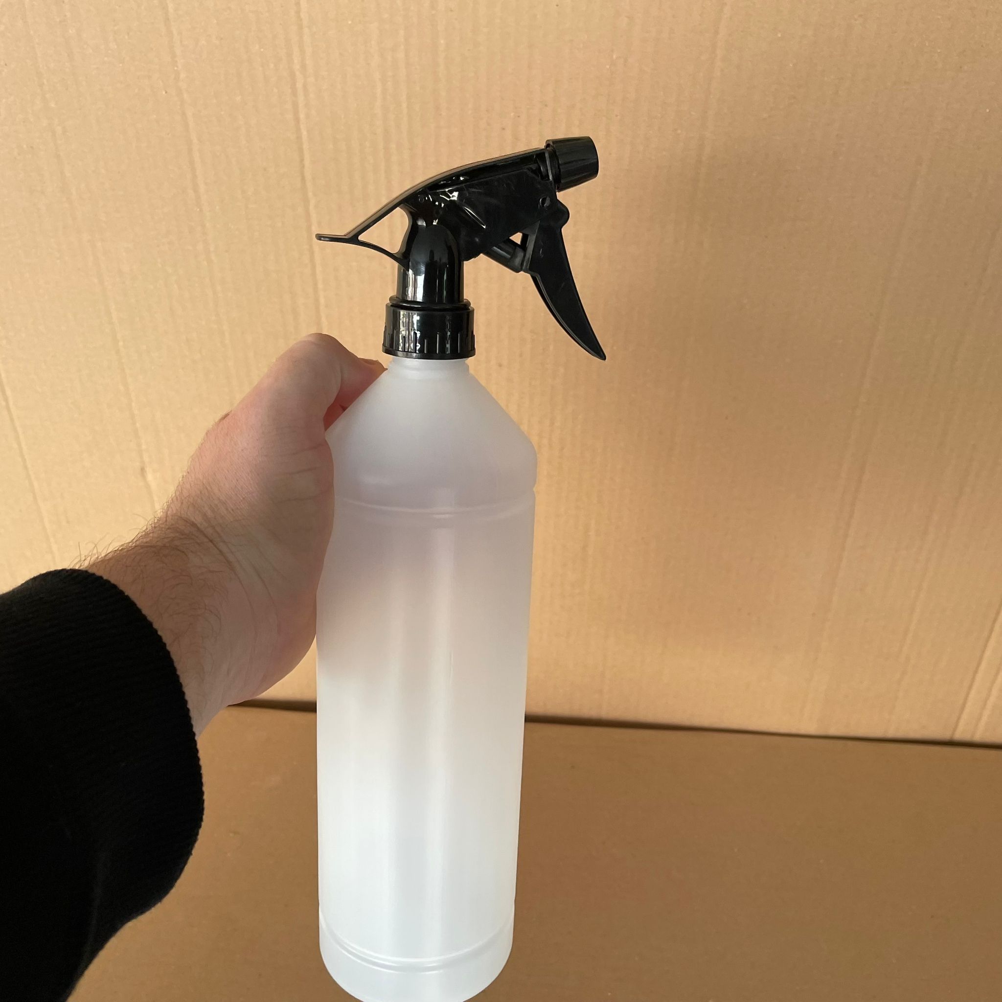 1000 CC TİNER ŞİŞESİ - SİYAH DOZAJLI KİMYASALA DAYANIKLI TRİGER TETİK SPREYLİ - 1000 ML KİMYASALA DAYANIKLI PLASTİK ŞİŞE - 1 LT POLİETİLEN ŞİŞE - UZUN