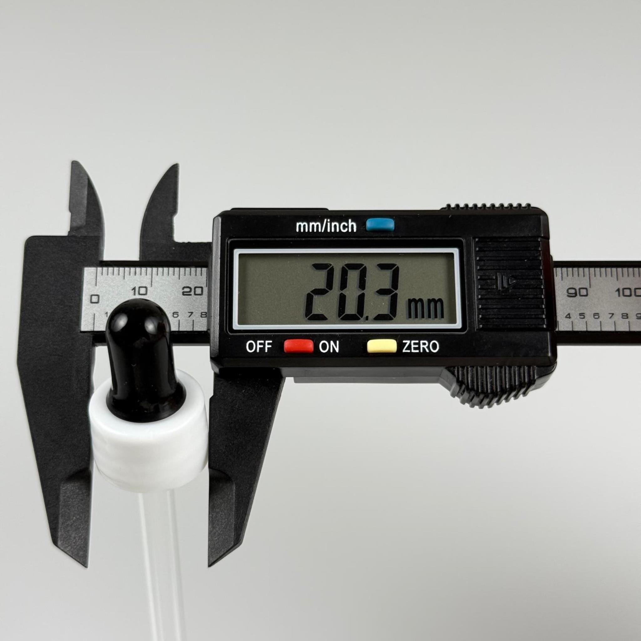 18 MM CAM DAMLALIKLI TAKIM - SİYAH EMZİK +  DELİKLİ PLASTİK DÜZ BEYAZ KAPAK + 90 MM CAM PİPET
