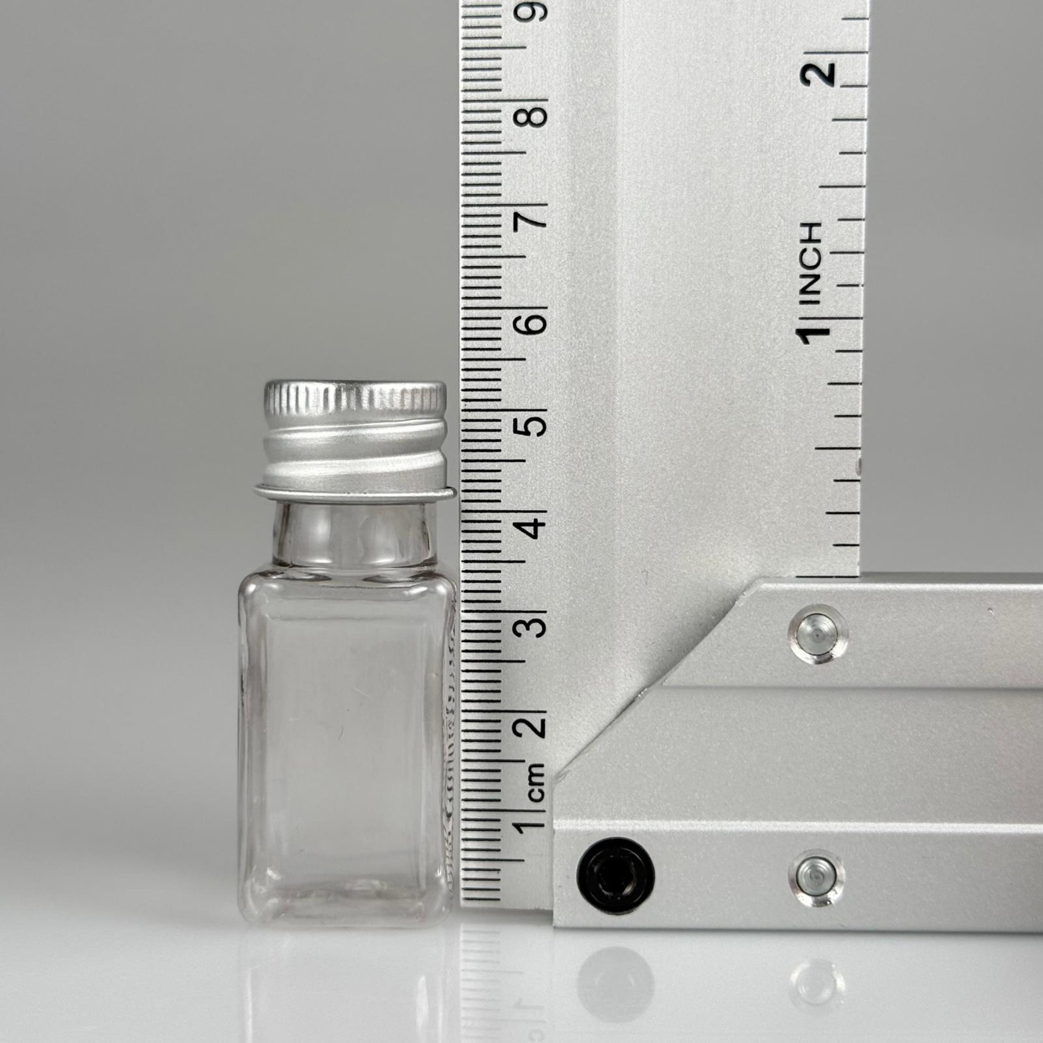 10 CC ŞEFFAF KARE PET SHOT ŞİŞE - KÖPÜK CONTALI GÜMÜŞ ALÜMİNYUM METAL KAPAKLI TAKIM - 10 ML PLASTİK ŞİŞE