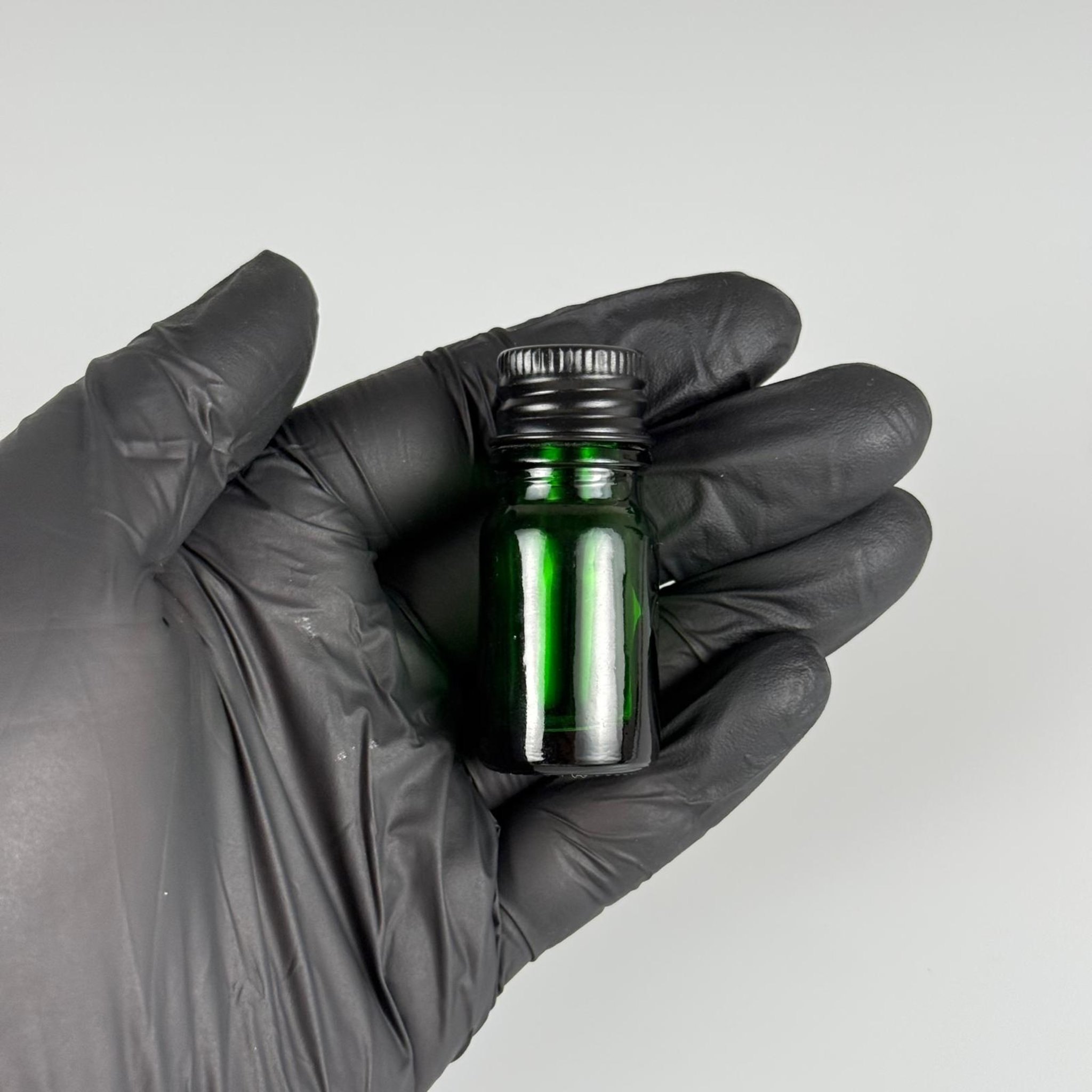 5 CC YEŞİL CAM ŞİŞE + KÖPÜK CONTALI SİYAH ALÜMİNYUM METAL KAPAKLI TAKIM - 5 ML YEŞİL CAM ŞİŞE