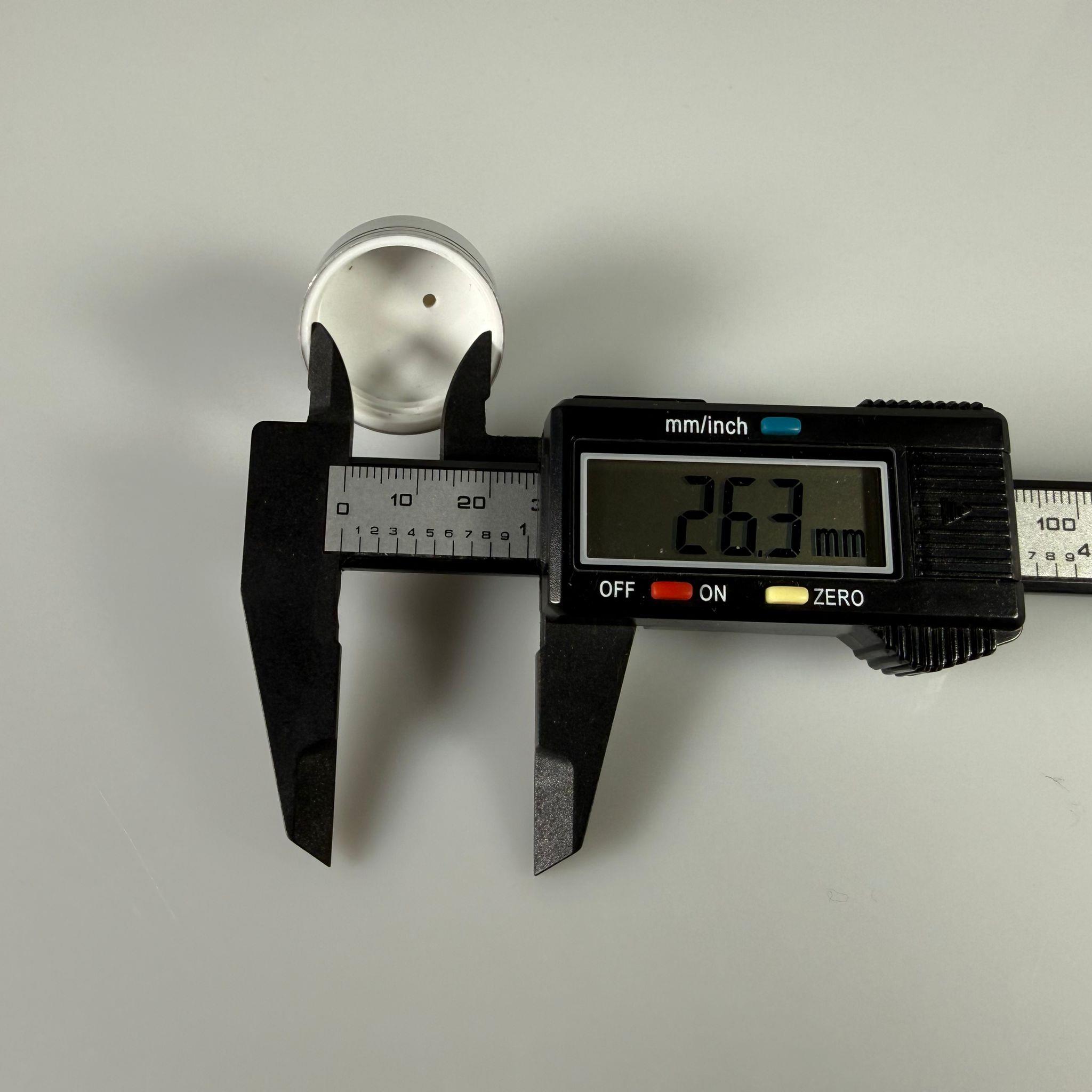 26 MM VİDALI GÜMÜŞ METAL KAPAK - ÇİFT YALDIZLI (ELİMİZDEKİ KAVANOZLARA UYMAZ)