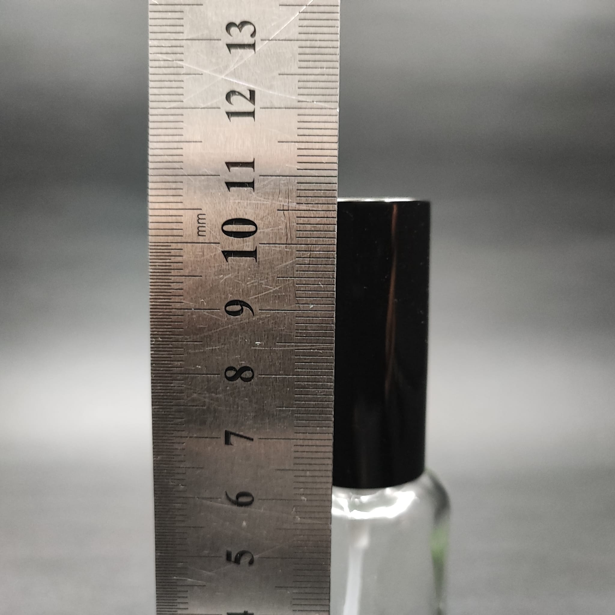 30 ML LÜKS VİDALI VALF ÇEVİRME PARFÜM ŞİŞELERİ - 30 CC ŞEFFAF CAM ŞİŞE - SİYAH METAL SPREYLİ KAPAKLI SET