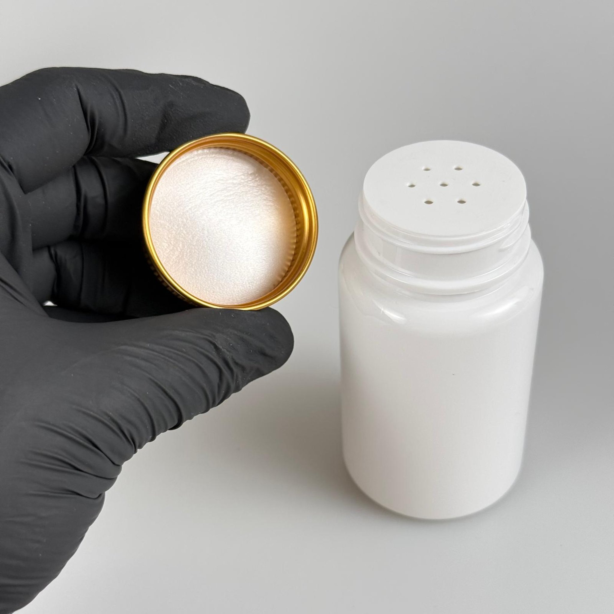 100 CC BEYAZ PET PUDRA ŞİŞESİ + KÖPÜK CONTALI GOLD METAL KAPAKLI + PUDRA TIPALI TAKIM - 100 ML PUDRA KUTUSU, EKO TUZLUK
