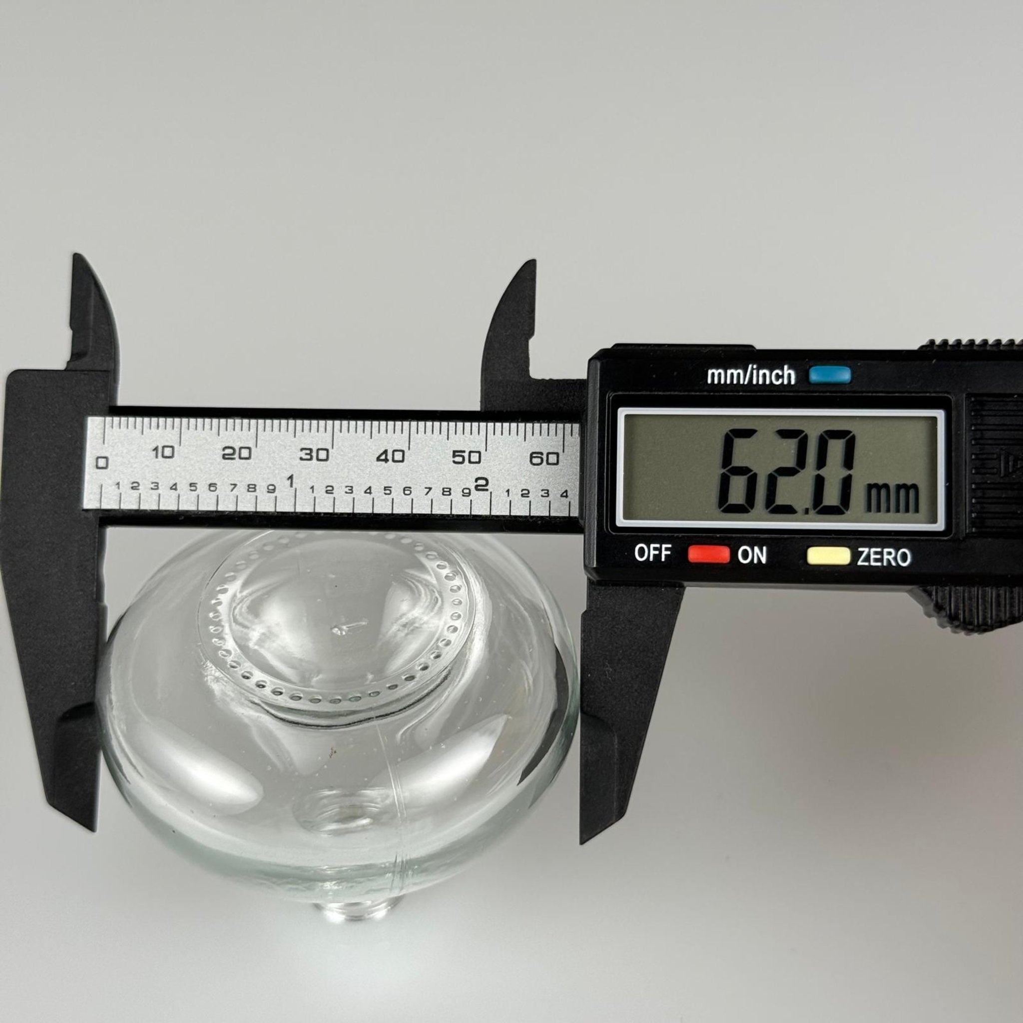 50 CC BASIK CAM ŞİŞE + GÜMÜŞ ALÜMİNYUM METAL KAPAKLI TAKIM - 50 ML ŞEFFAF CAM ŞİŞE