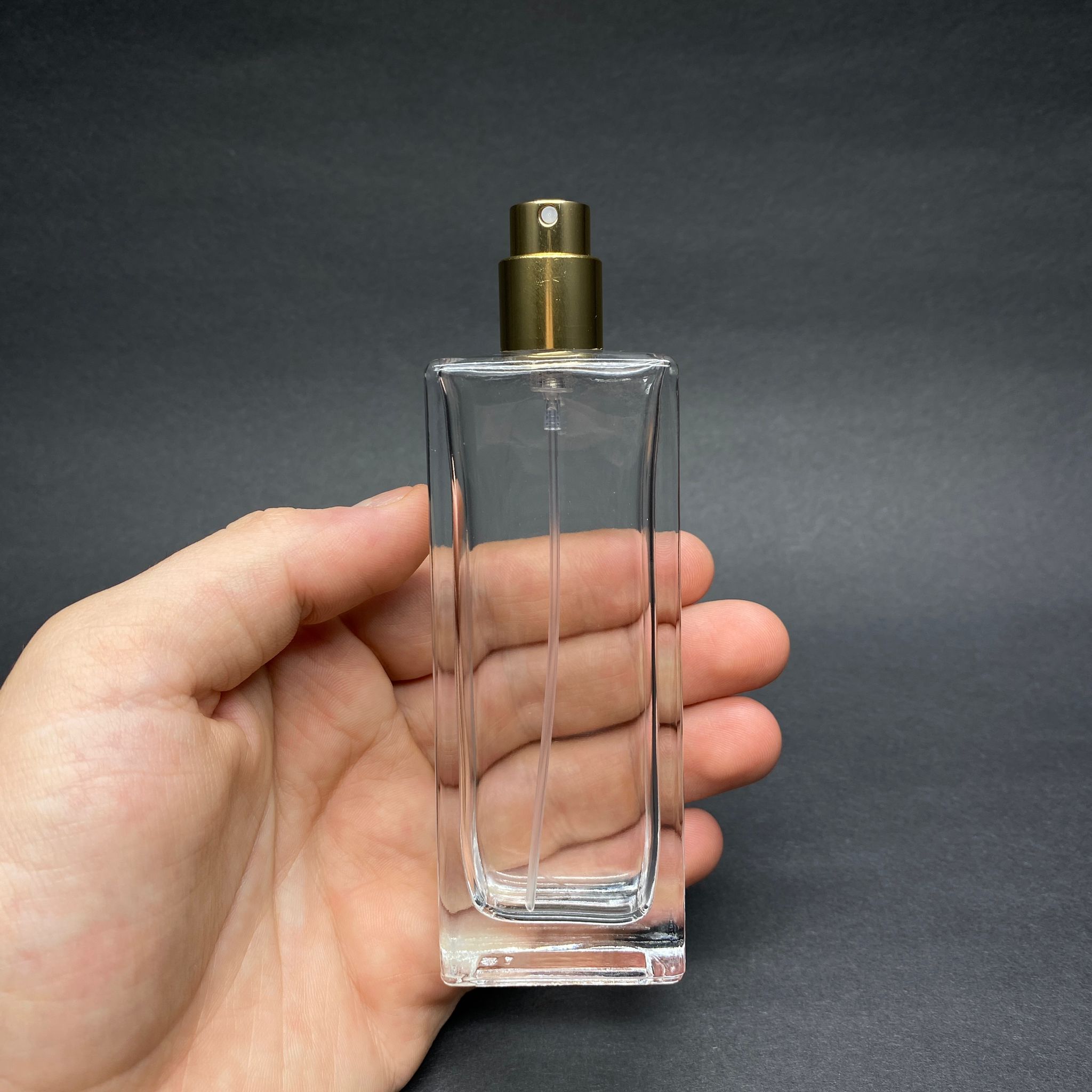 50 ML DİKDÖRTGEN MODEL FORTUNE UZUN PARFÜM ŞİŞESİ - GOLD METAL SPREYLİ (AĞIZ 15 MM GEÇME KOLAY KAPAMA)