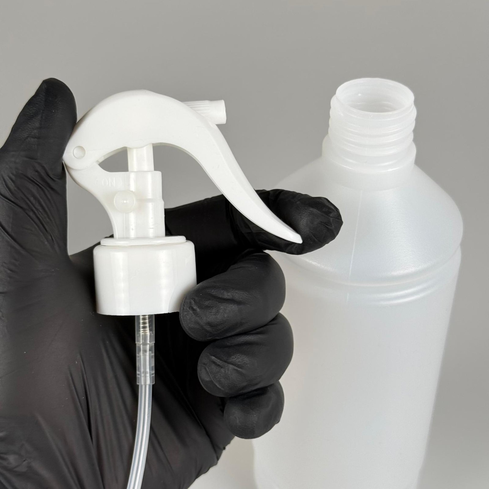 500 CC TİNER ŞİŞESİ - BEYAZ TRİGER TETİK SPREYLİ (DUMAN PÜSKÜRTÜR) - 500 ML KİMYASALA DAYANIKLI PLASTİK ŞİŞE - 0,5 LT POLİETİLEN ŞİŞE