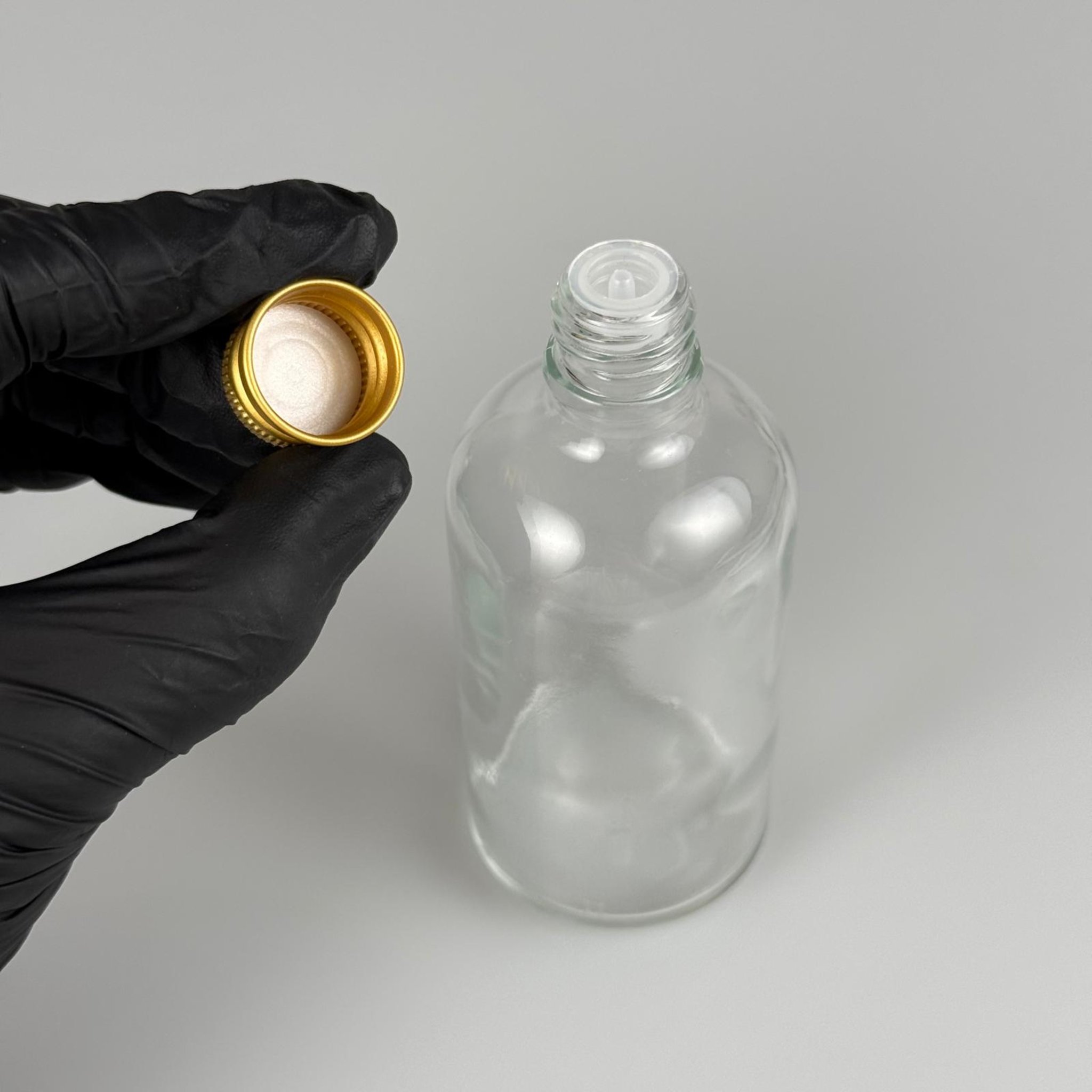 100 CC ŞEFFAF CAM ŞİŞE + KÖPÜK CONTALI GOLD ALÜMİNYUM METAL KAPAKLI + KOLONYA TIPALI TAKIM - 100 ML ŞEFFAF CAM ŞİŞE