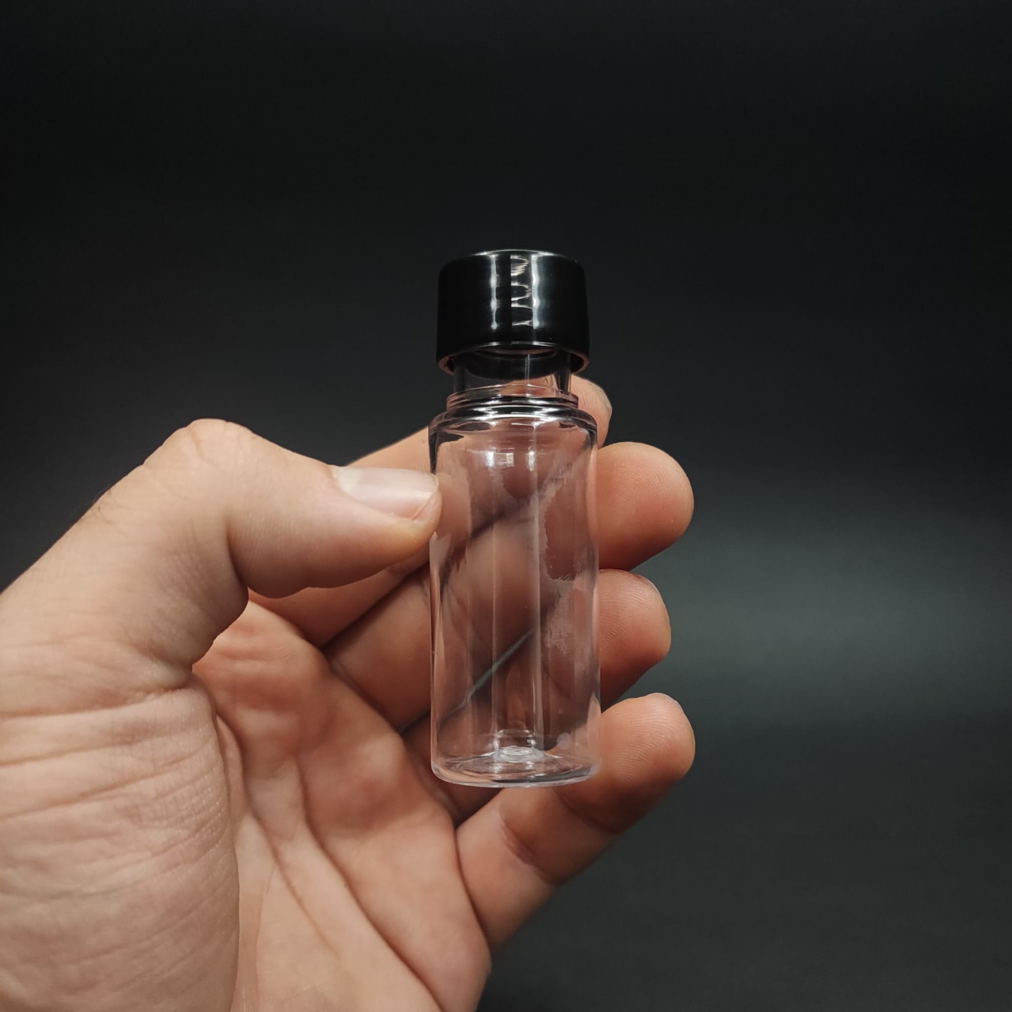 15 CC ŞEFFAF PLASTİK ŞİŞE + KENDİNDEN CONTALI SIZDIRMAZ SİYAH KAPAK - 15 ML KAPAKLI PET ŞİŞE