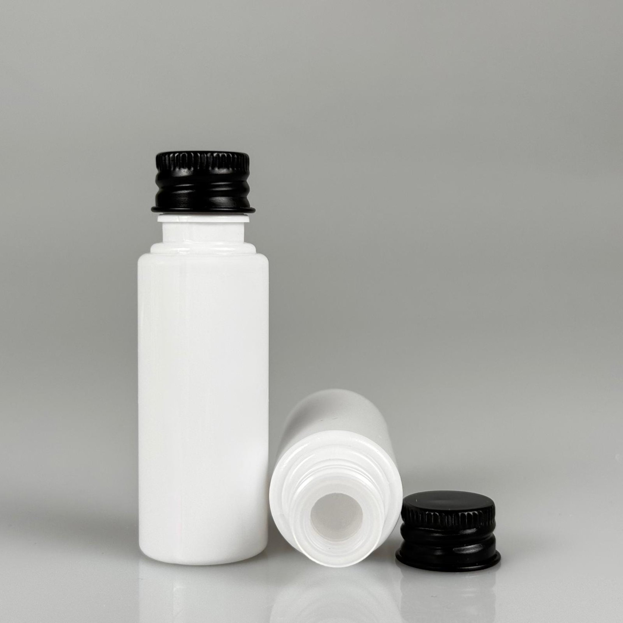 30 CC BEYAZ PET SHOT ŞİŞE - KÖPÜK CONTALI SİYAH ALÜMİNYUM METAL KAPAKLI + KÖR TIPALI TAKIM - 30 ML PLASTİK ŞİŞE