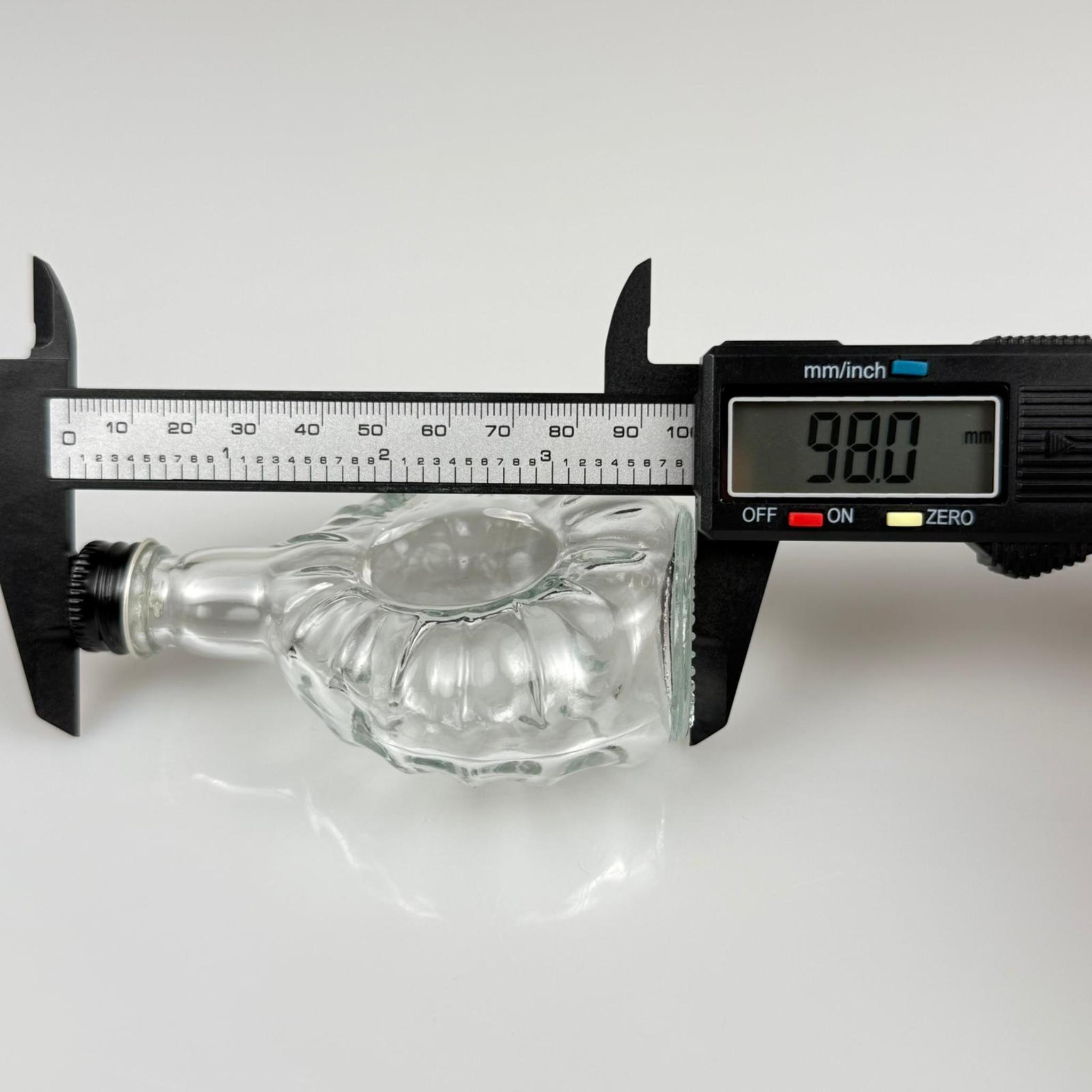 50 CC BOĞAZLI YASSI CAM ŞİŞE - SİYAH METAL KAPAKLI KOLONYA TIPALI - 50 ML PRESTİJLİ ŞİŞE