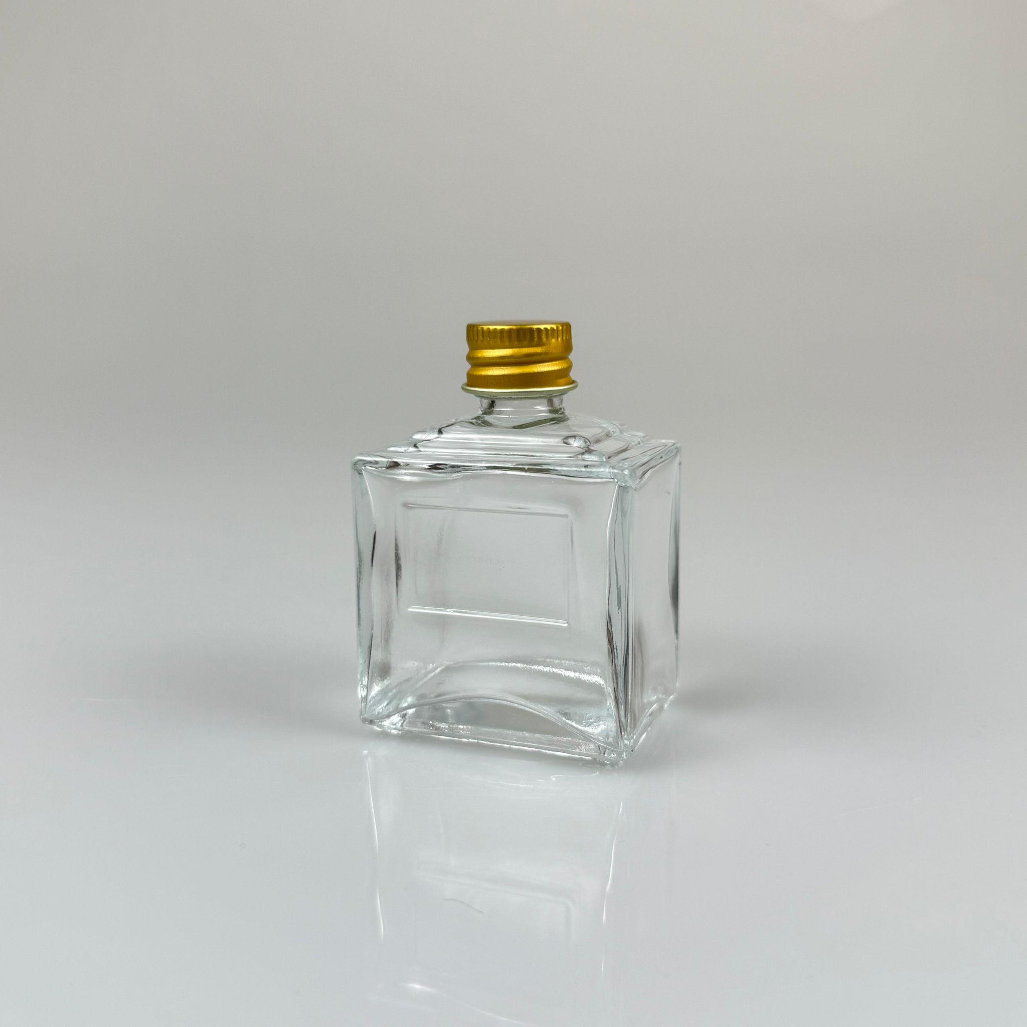 50 CC KÖŞELİ PRİZMA CAM ŞİŞE - GOLD METAL KAPAKLI - 50 ML PRESTİJLİ ŞİŞE