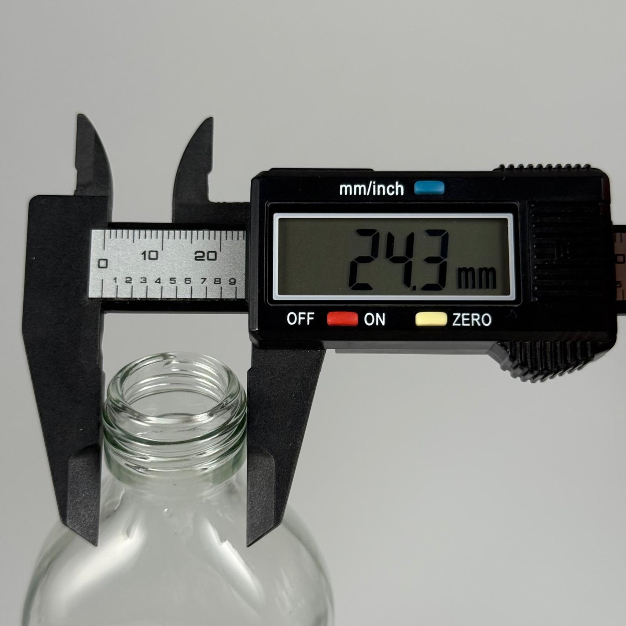 150 CC ŞEFFAF CAM YASSI COLD BREW ŞİŞE (SOĞUK KAHVE ŞİŞESİ) KAPAKSIZ (25 AĞIZ) - 150 ML YASSI CAM ŞİŞE